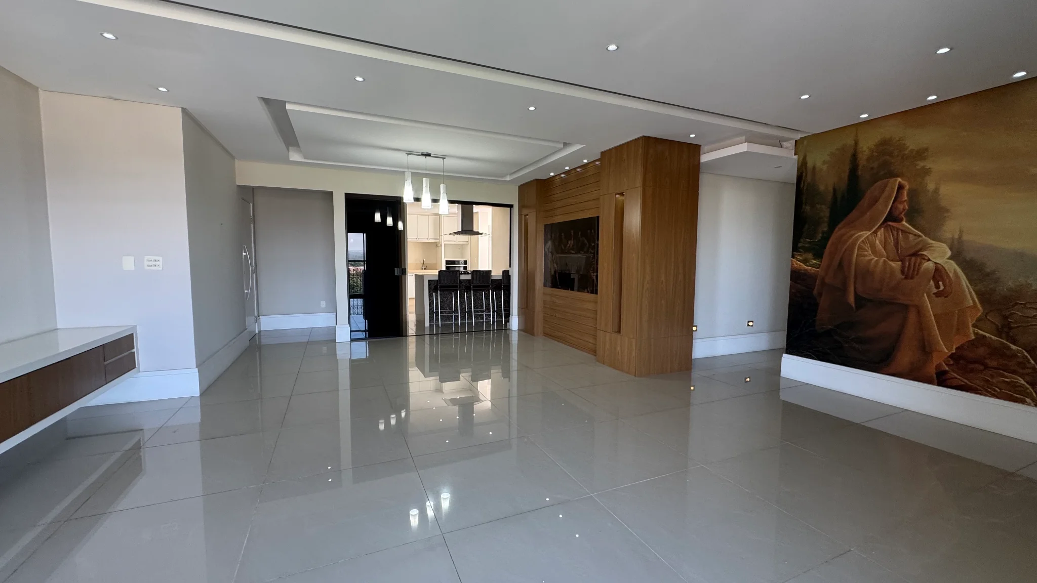 Apartamento à venda no Edifício Serra da Mantiqueira em Pindamonhangaba/SP. 