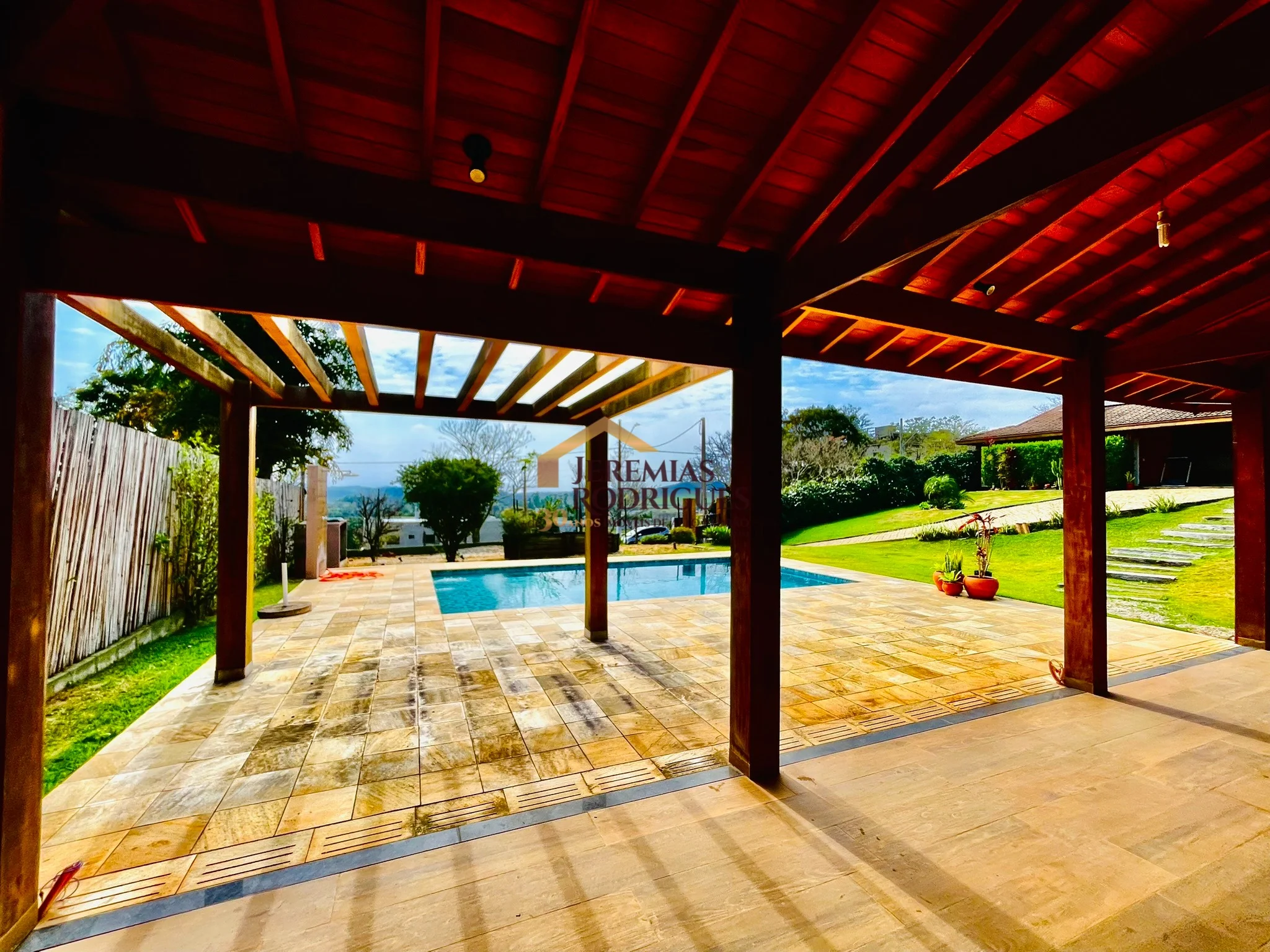 Casa à venda no  Residencial Reserva Altos do Cataguá em Taubaté/SP.