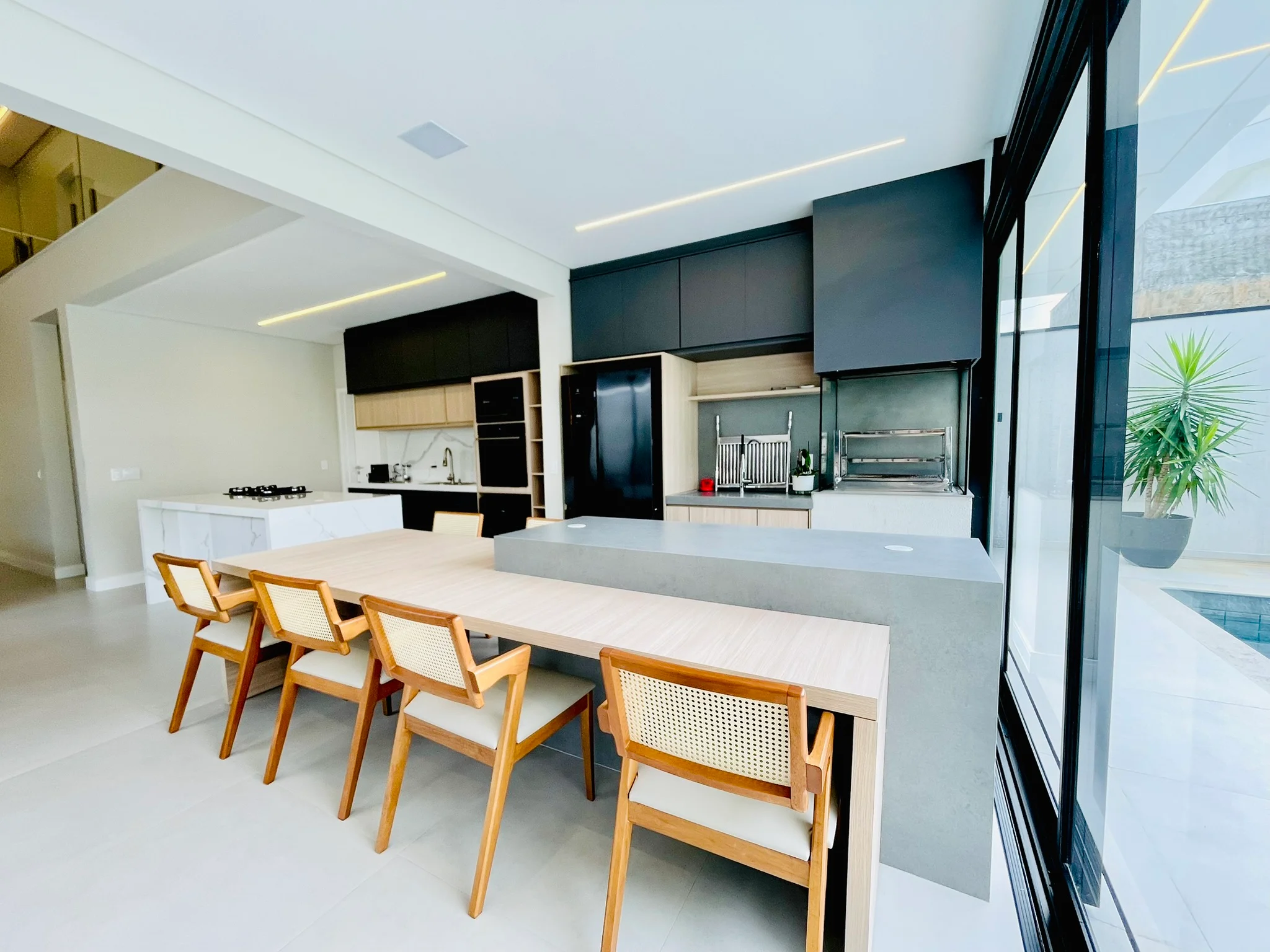 Casa à venda com 4 dormitórios no Condomínio Cyrela Landscape em Taubaté/SP. 