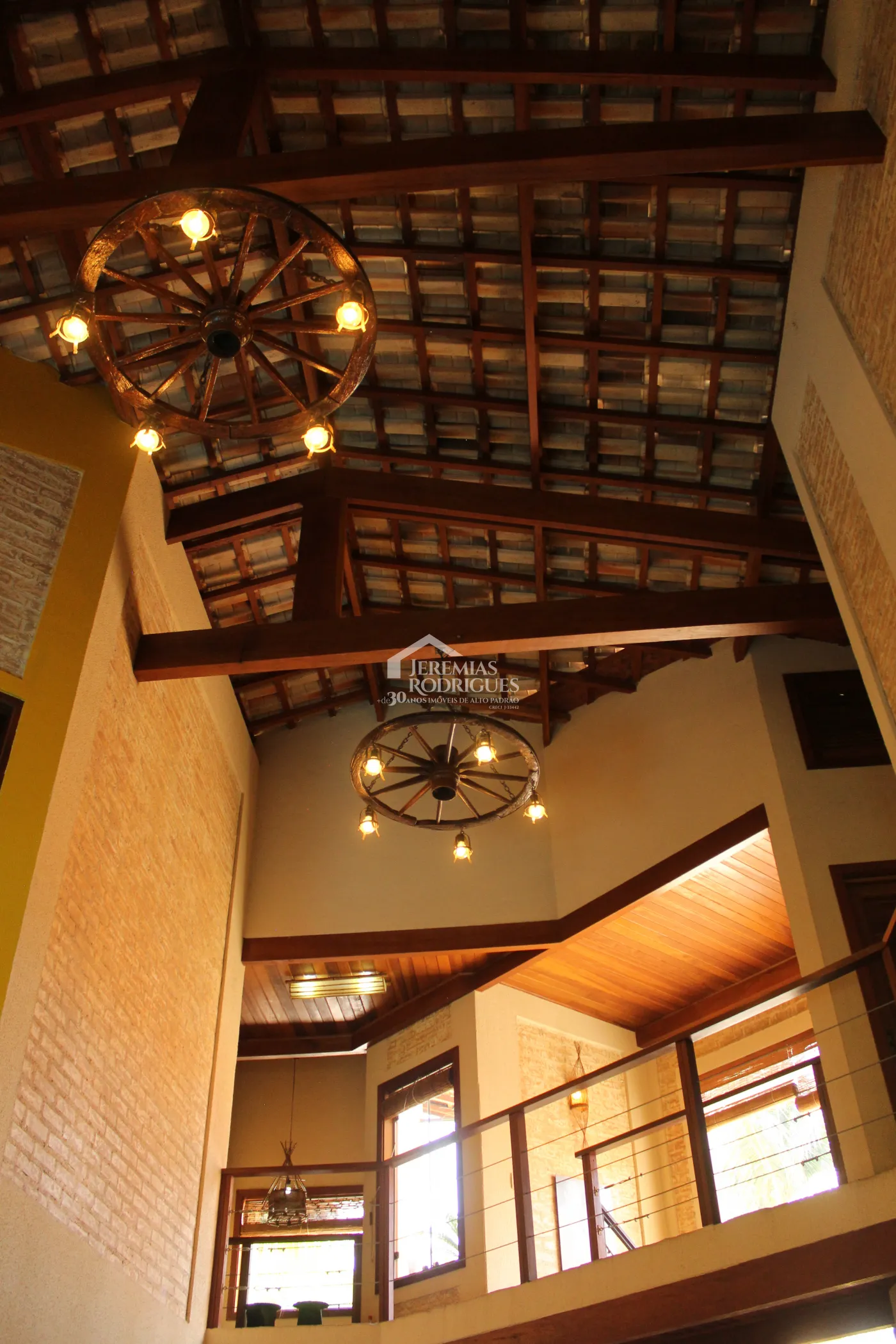 Casa para venda e locação com 5 dormitórios no Condomínio Taubaté Village em Taubaté/SP.