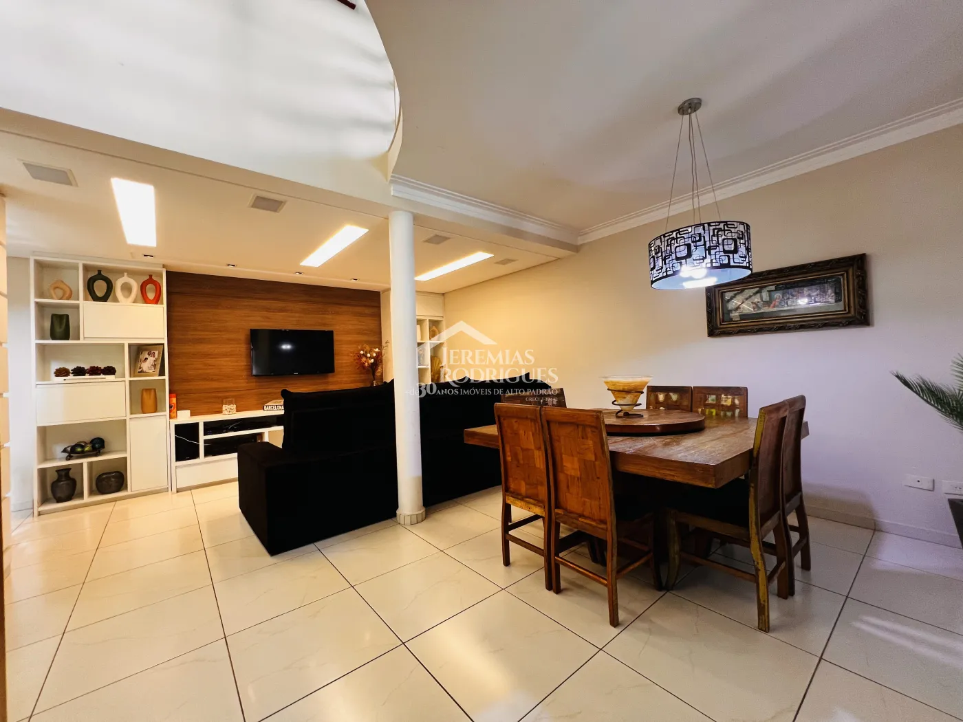 Casa com 4 dormitórios, 394 m² - Alto São Pedro - Taubaté/SP.