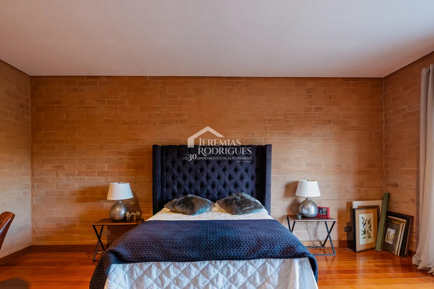 Casa com 4 suítes no condomínio Reserva Figueiredo em Campos do Jordão/SP