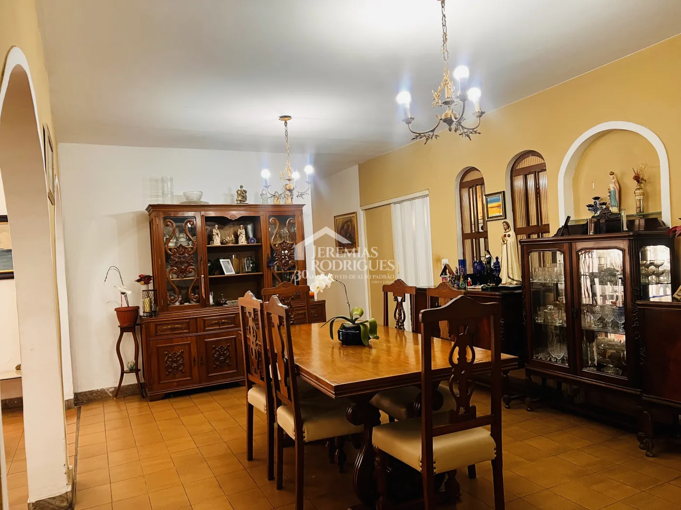 Casa para venda com 4 dormitórios no Centro em Taubaté/SP