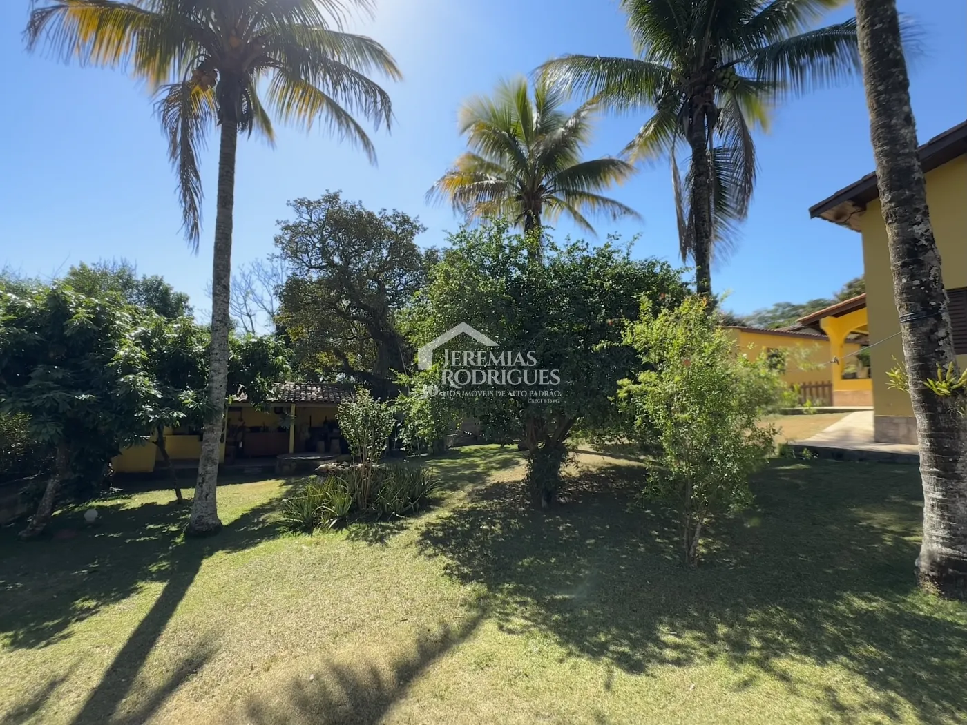 Chácara com 290 m² - bairro Lago Azul - Pindamonhangaba/SP.