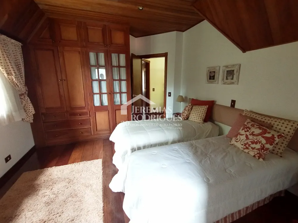 Casa com 4 dormitórios, 380 m² - Condomínio Jardim Véu da Noiva - Campos do Jordão/SP