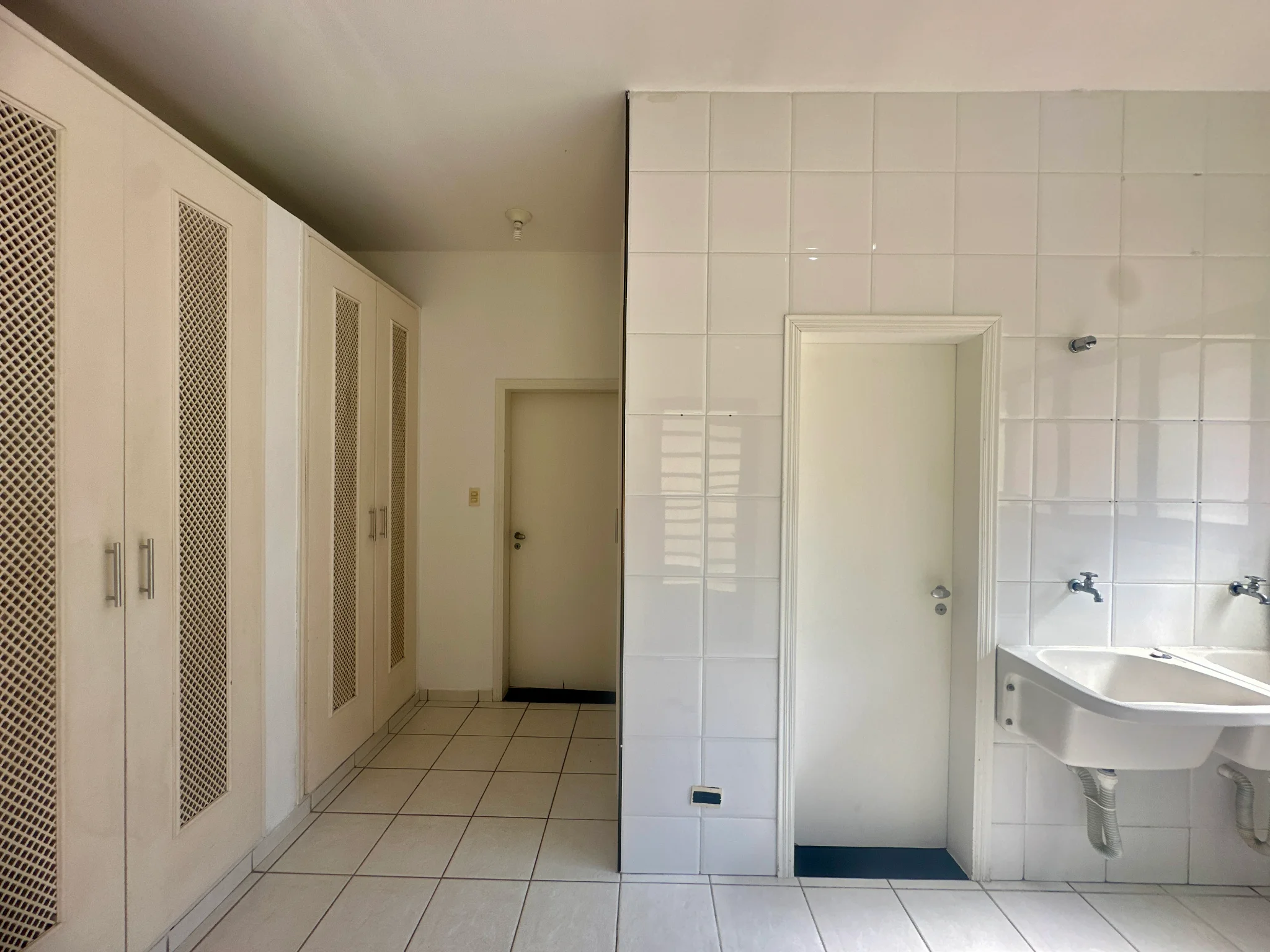 Casa para venda e locação no Condomínio Taubaté Village em Taubaté/SP.