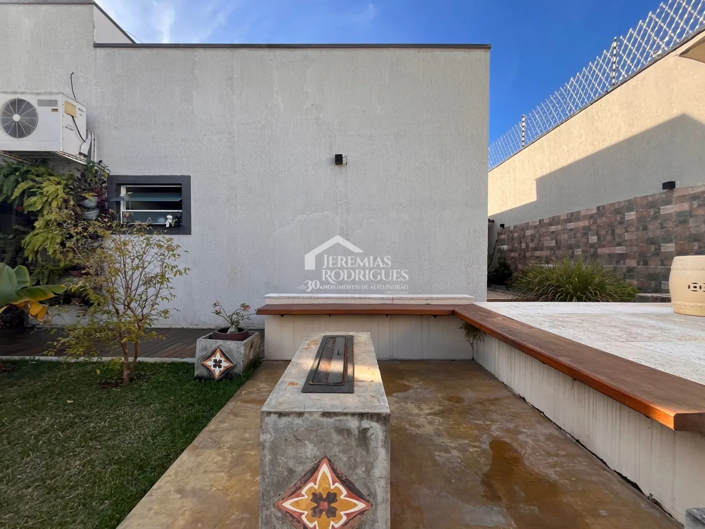 Casa para venda e locação com 2 suítes no Condomínio Verdes Vales em Taubaté/SP