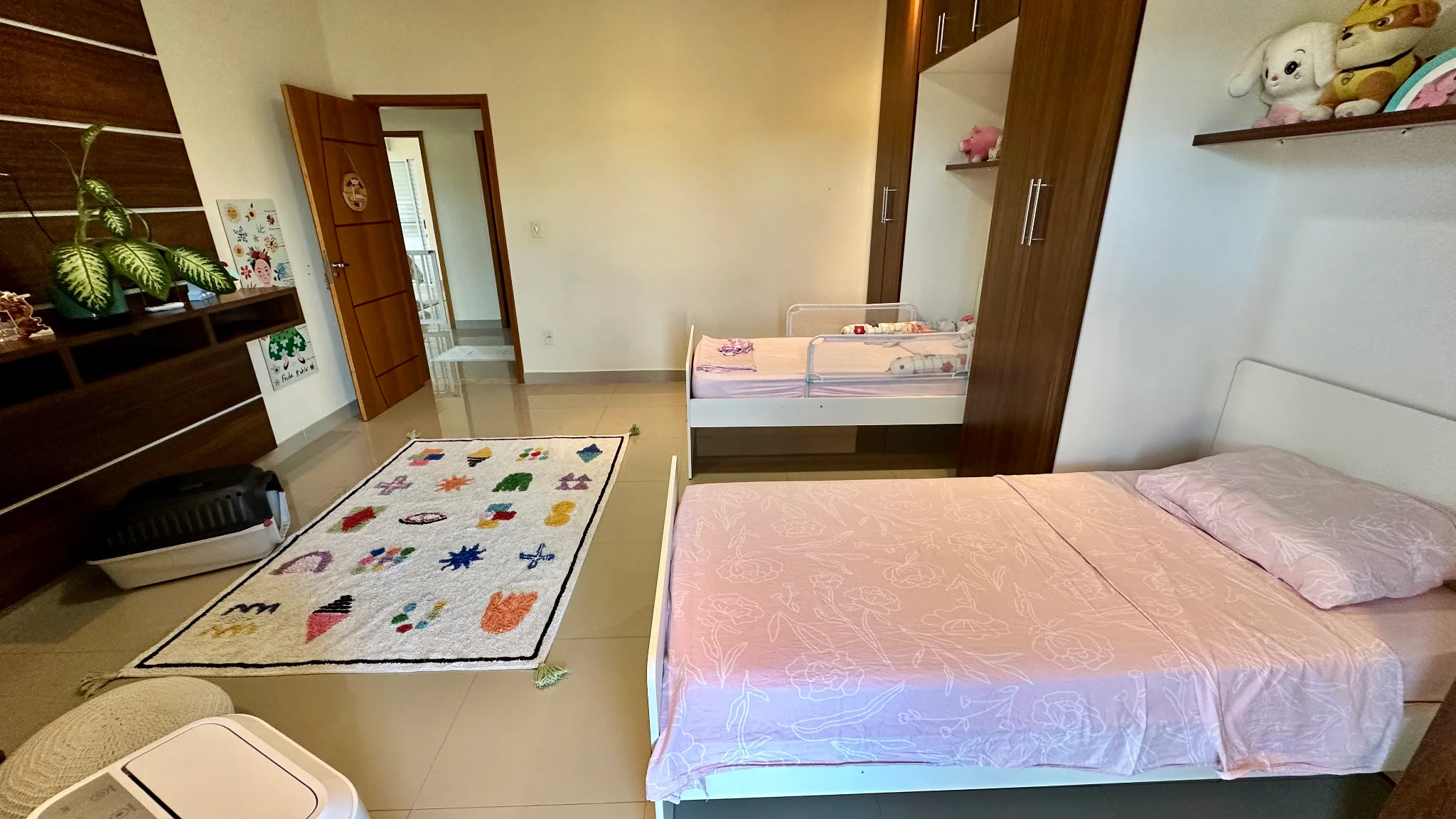 Casa para venda e locação no Condomínio Reserva dos Lagos em Pindamonhangaba/SP. 