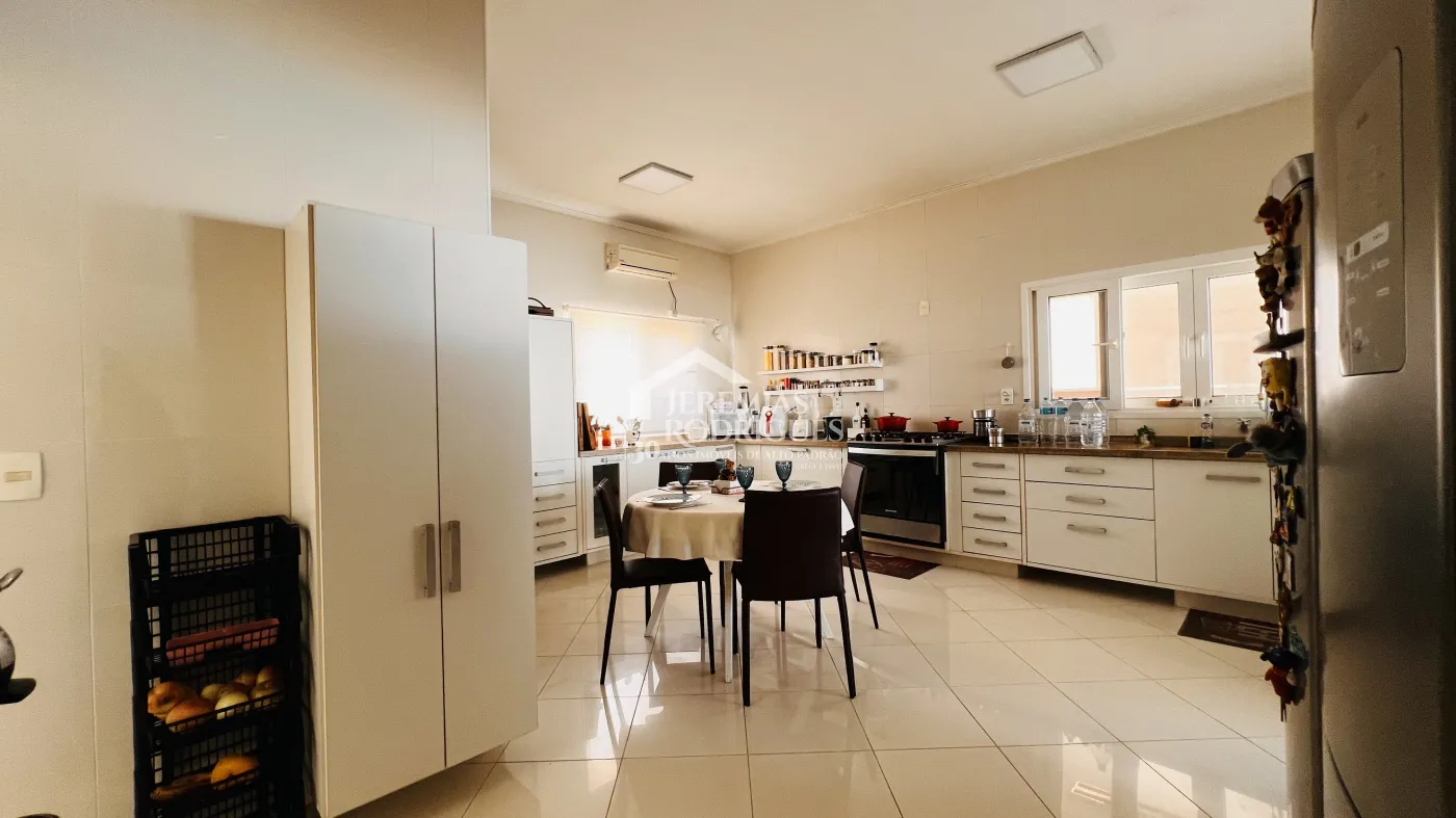 Casa com 4 suítes, 441 m² - Condomínio Taubaté Village - Taubaté/SP.