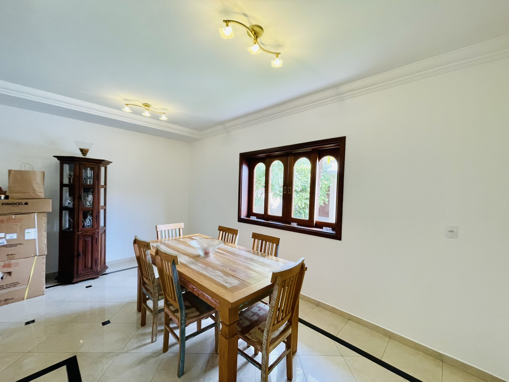 Casa para venda e locação com 4 dormitórios no Condomínio Taubaté Village em Taubaté/SP