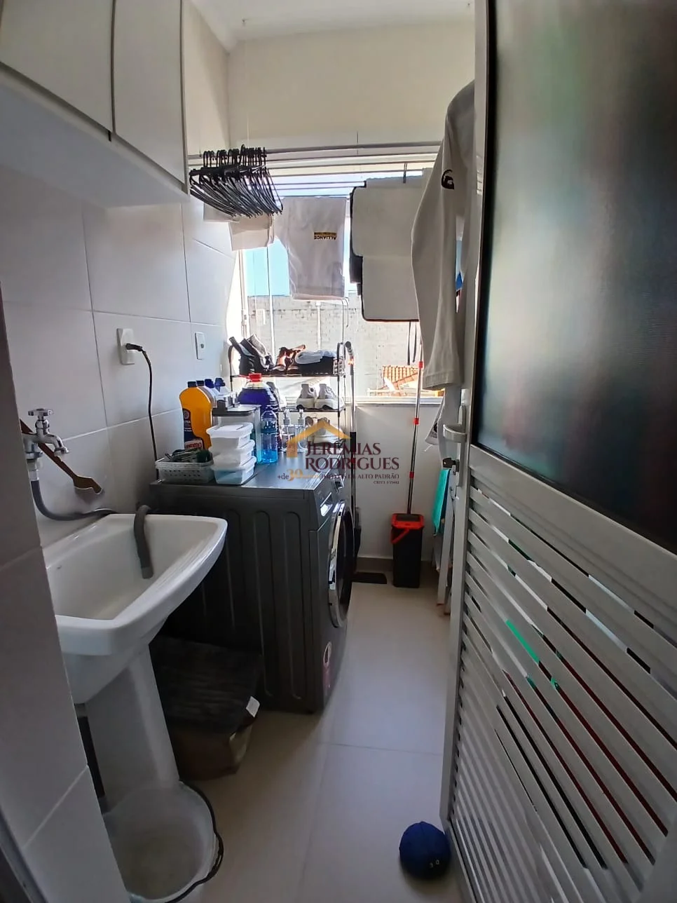 Apartamento à venda de Porteira fechada no Edifício Villagio Santa Terezinha em Taubaté/SP.