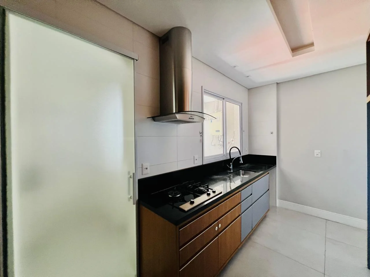 Apartamento para venda e locação no Edifício Grand Terrace em Taubaté/SP. 