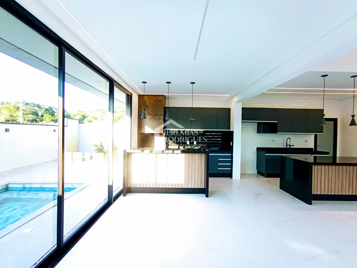 Casa assobradada à venda com 4 dormitórios no Condomínio Cyrella Landscape emTaubaté/SP.