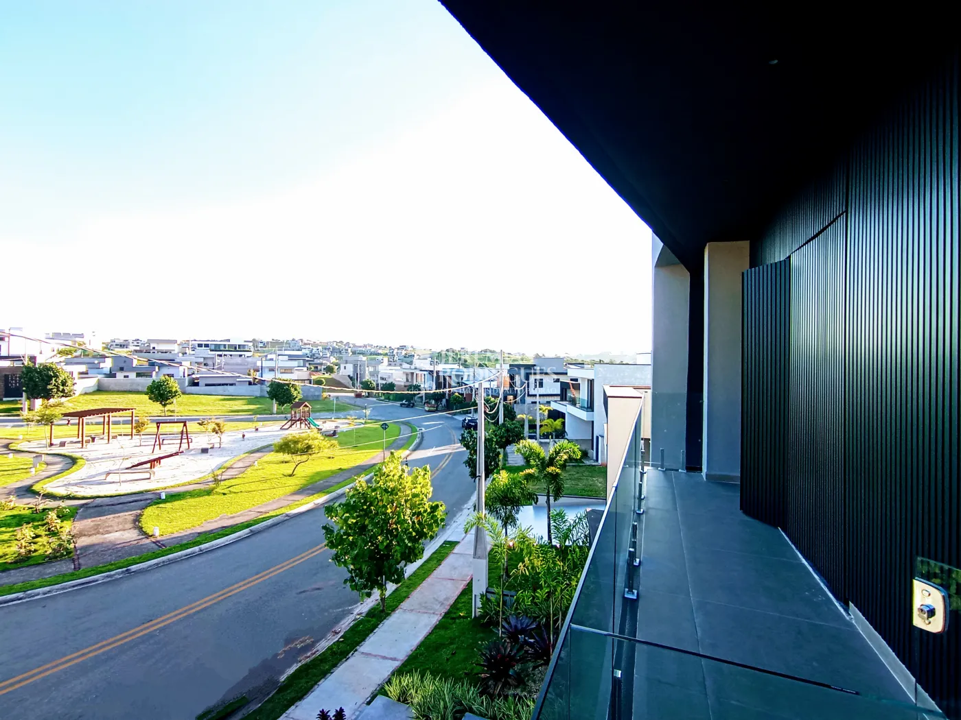 Casa assobradada à venda com 4 dormitórios no Condomínio Cyrella Landscape emTaubaté/SP.