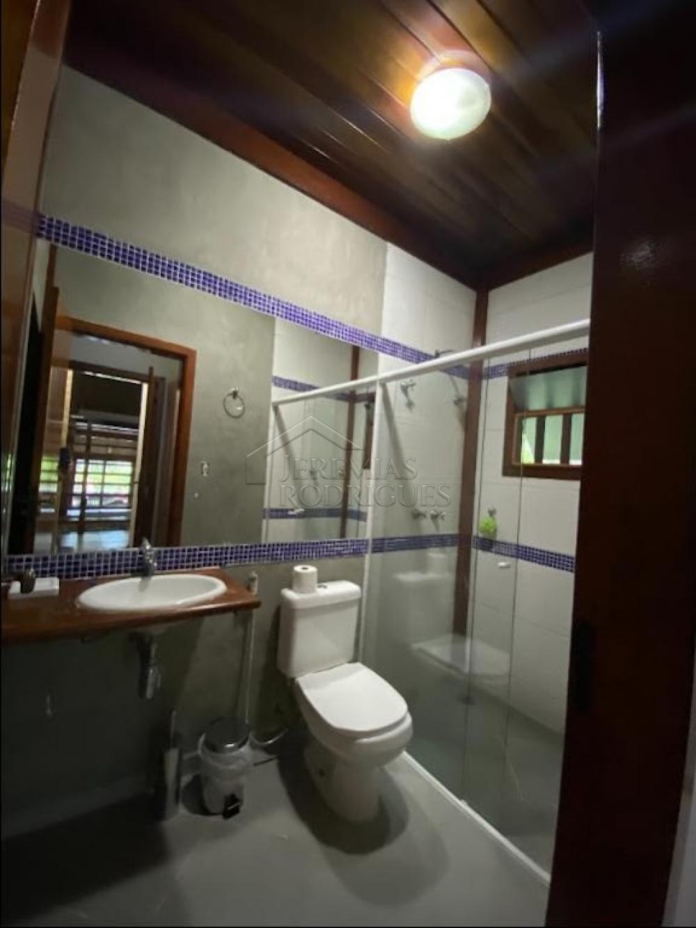 Casa à venda no Condomínio Domingas Dias em Ubatuba/SP.