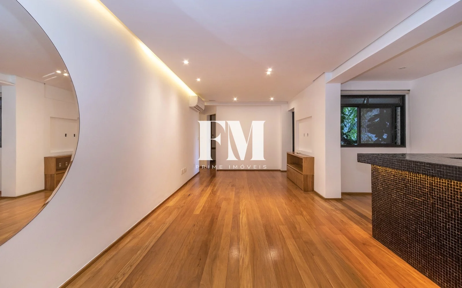 Leblon | Rua Aperana | 2 Quartos (1 Suíte) | 79m² com Varanda e Vaga a Poucos Metros da Praia - foto 10