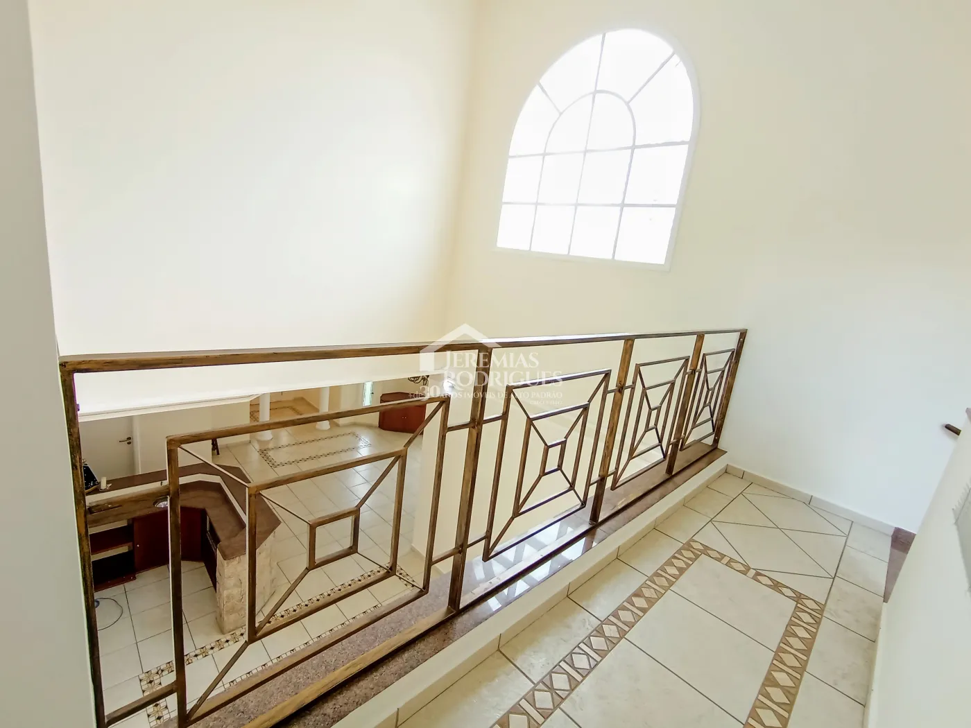 Casa para locação com 4 dormitórios no Condomínio Taubaté Village em Taubaté/SP.