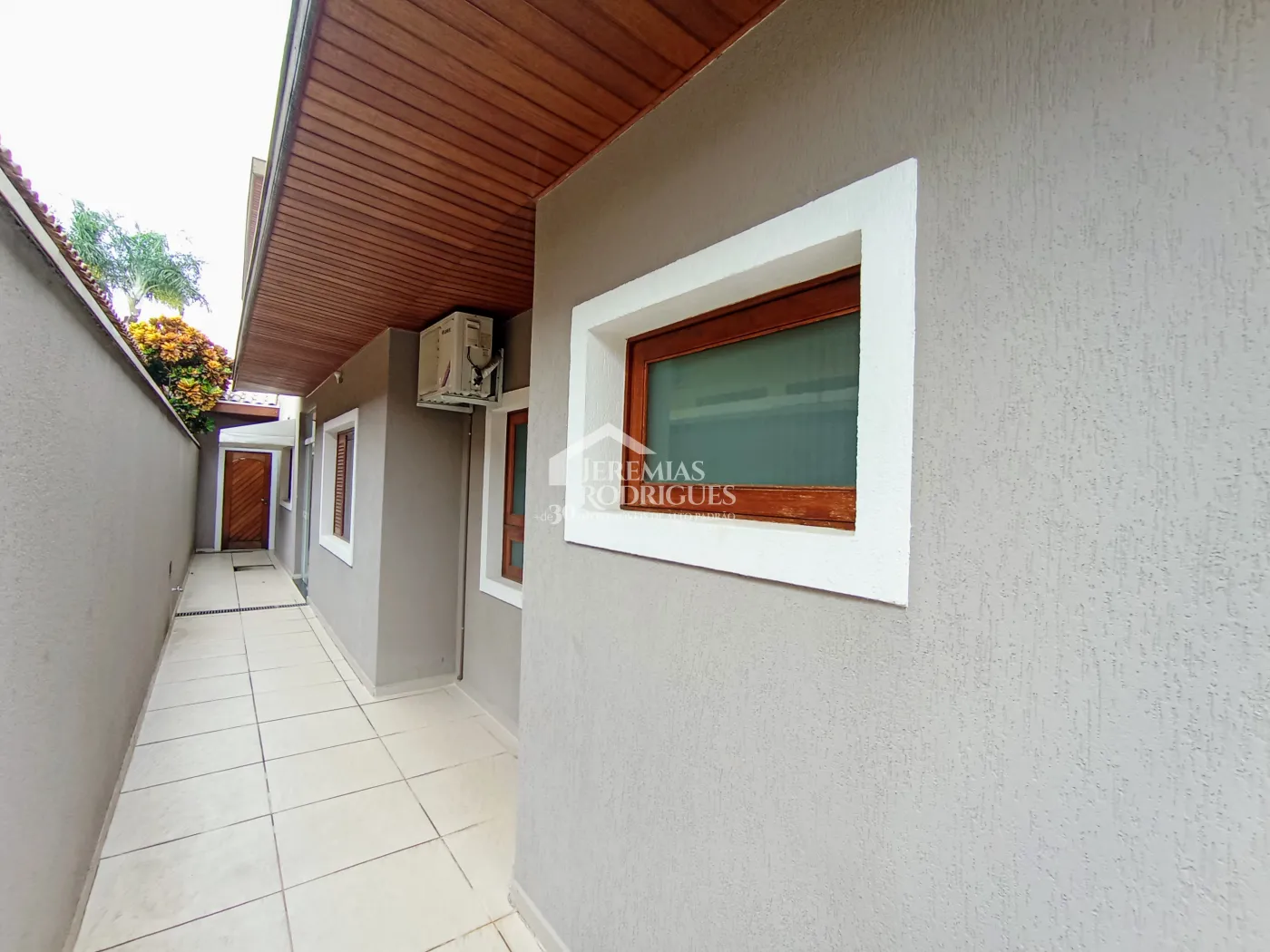 Casa para venda e locação com 3 dormitórios no Condomínio Taubaté Village em Taubaté/SP