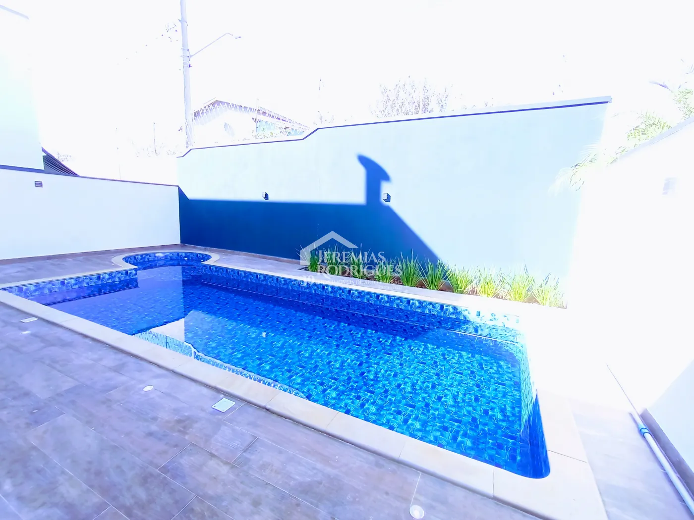 Casa à venda com 3 suítes no Condomínio Residencial Tecoara em Taubaté/SP