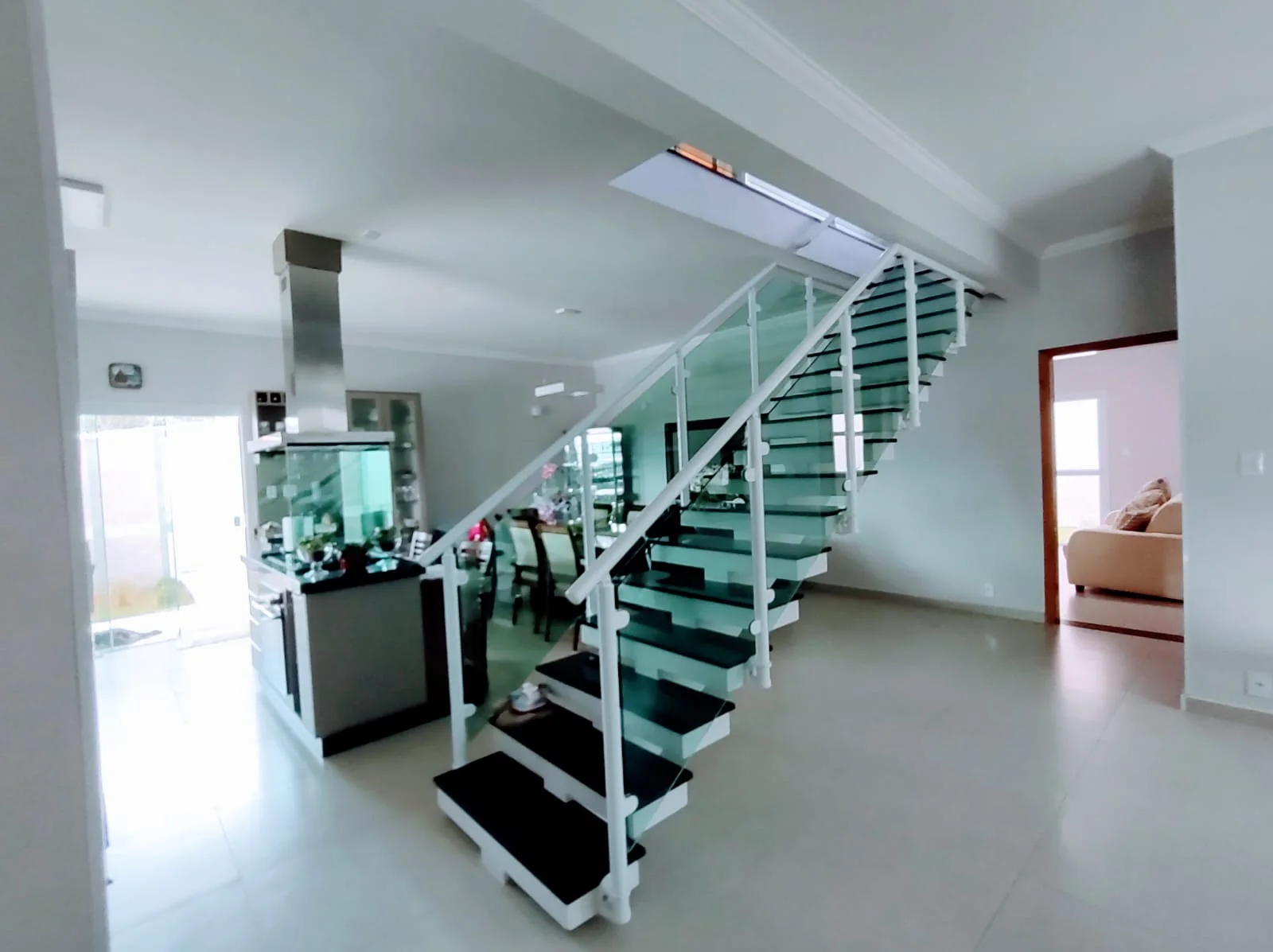Casa à venda com 3 suítes no Residencial Vargas em Tremembé/SP. 