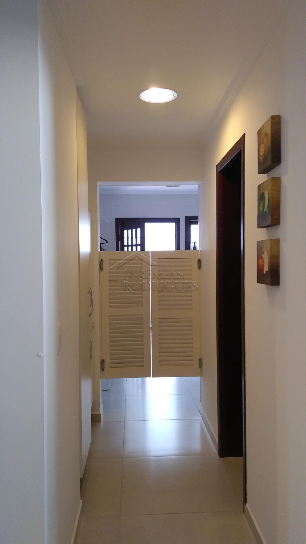 Casa à venda com 4 dormitórios no Condomínio Taubaté Village em Taubaté/SP. 