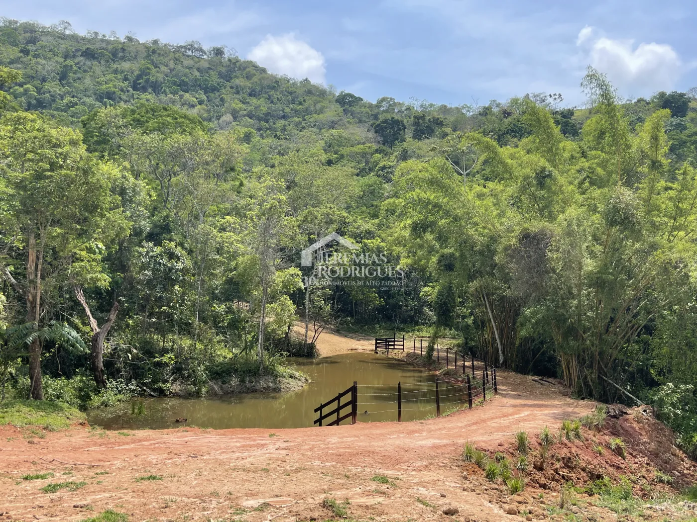 Fazenda com 12 dormitórios - Taubaté/SP