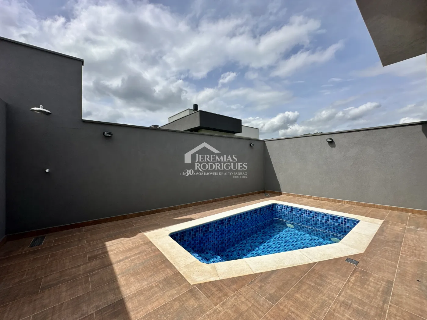 Casa para venda e locação com 3 suítes no Condomínio Cyrela Landscape em Taubaté/SP.