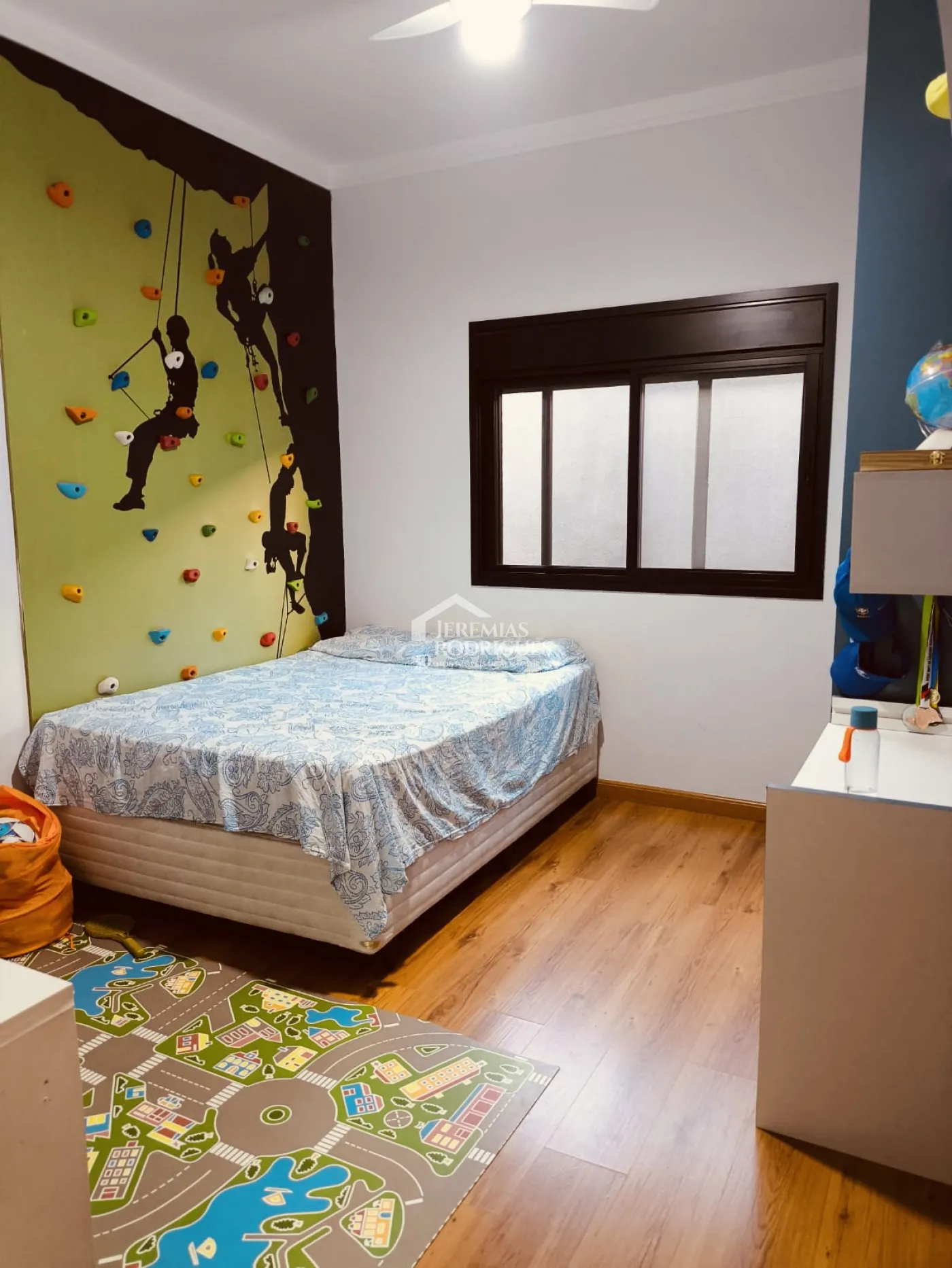 Casa com 3 dormitórios no Condomínio Residencial Verdes Vales em Taubaté/SP.