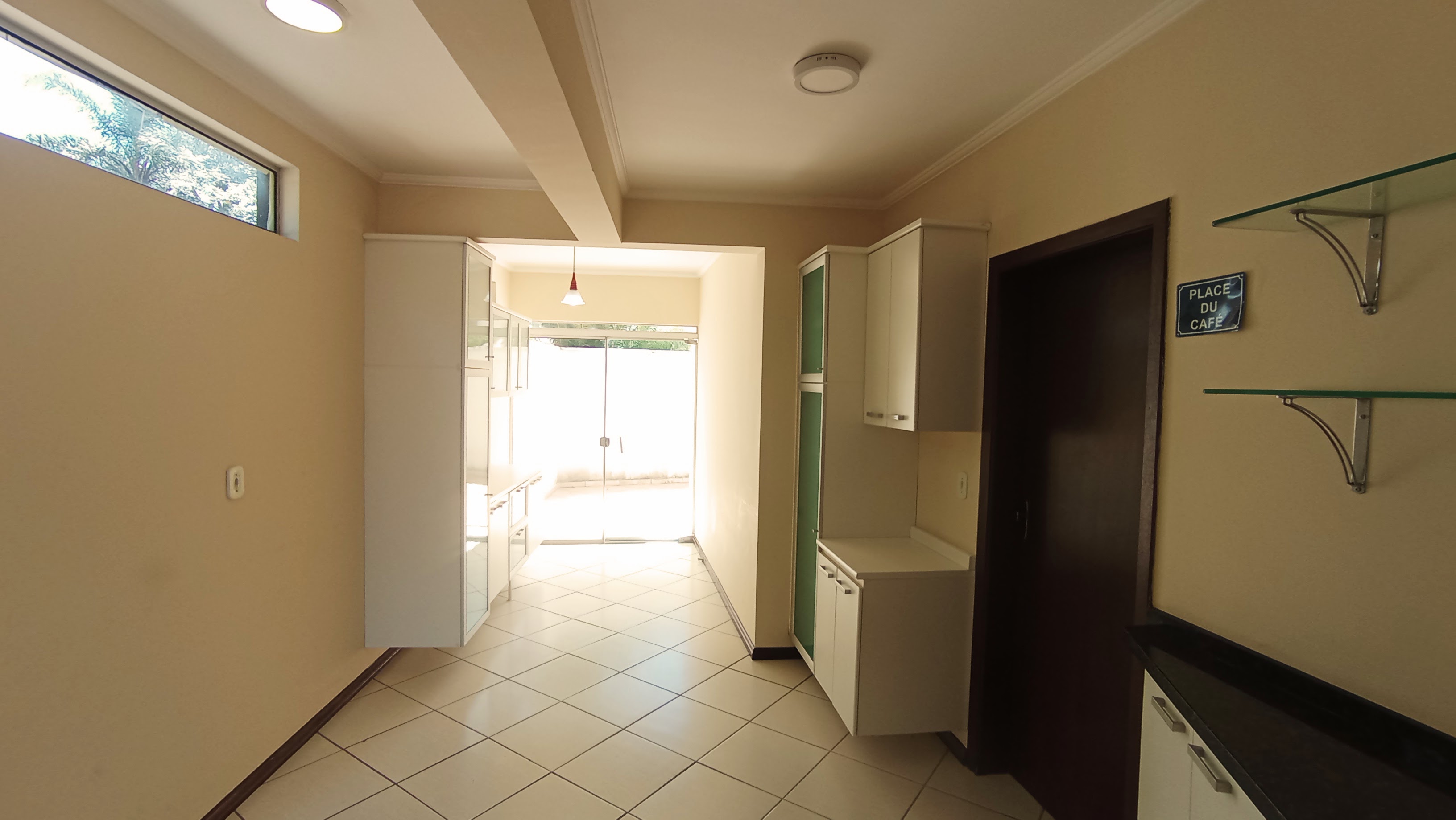 Casa para venda e locação com 3 dormitórios no Condomínio Vale dos Príncipes em Taubaté/SP.