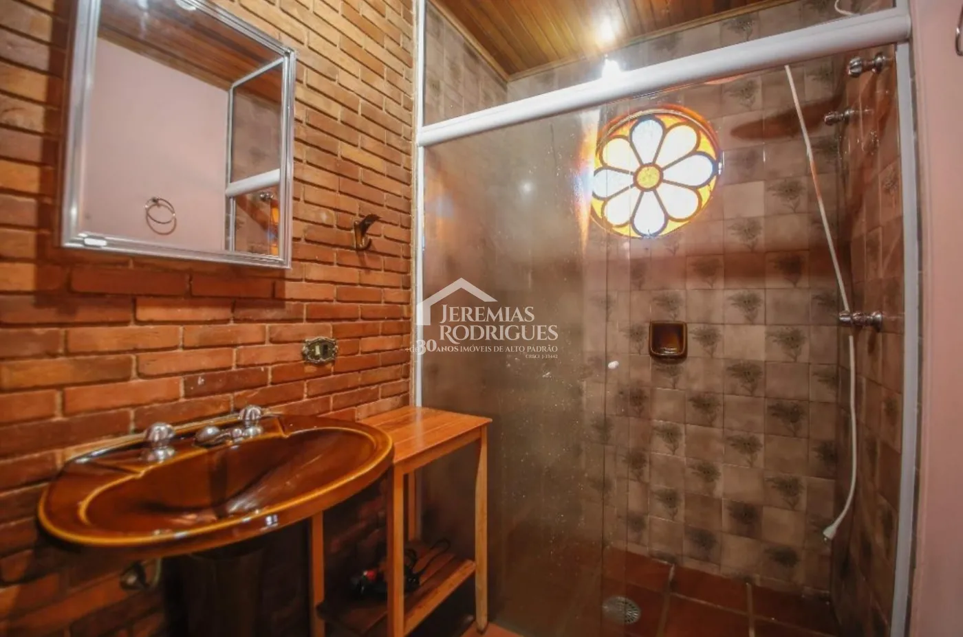 Casa para venda com 11 dormitórios no bairro Recanto Feliz em Campos do Jordão/SP