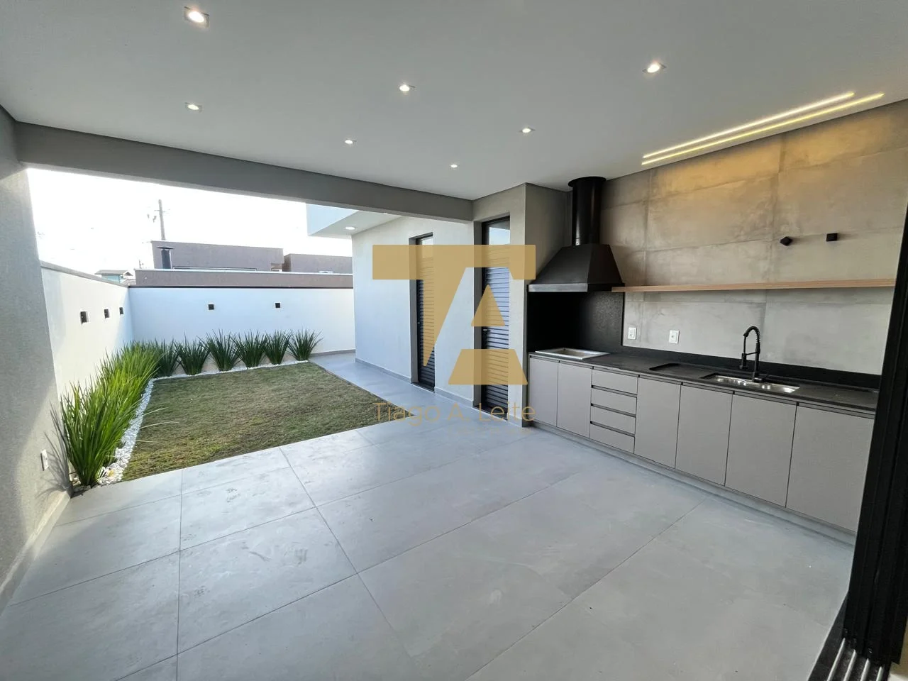 Casa Térrea com 3 Suítes e Fachada Contemporânea – Condomínio Pérola do Vale, Tremembé/SP