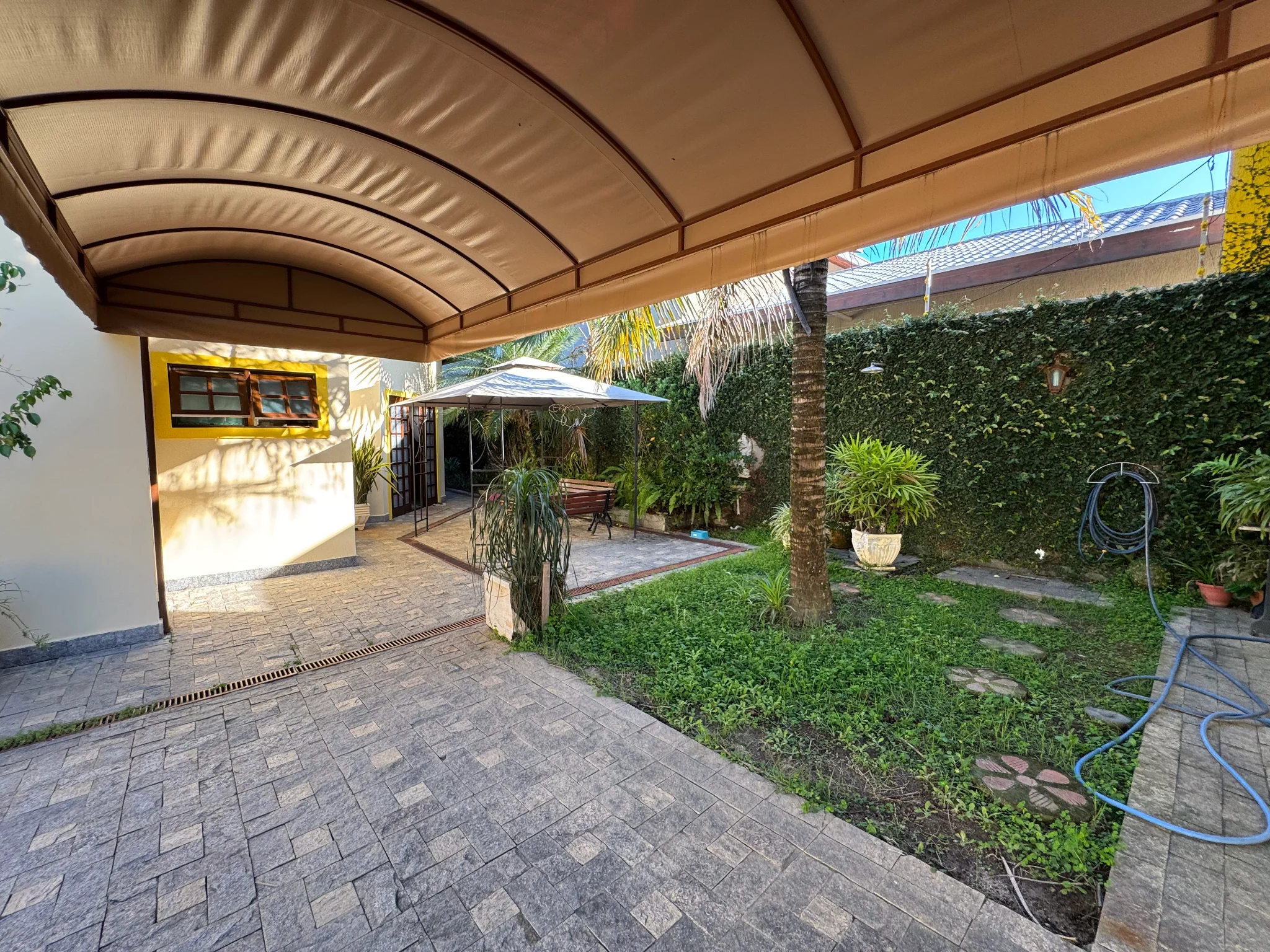 Casa à venda no bairro Jardim Residencial Doutor Lessa em Pindamonhangaba/SP. 