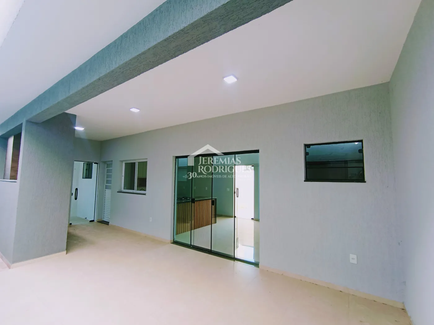 Casa à venda com 3 dormitórios no Condomínio Morada do Visconde em Tremembé/SP.