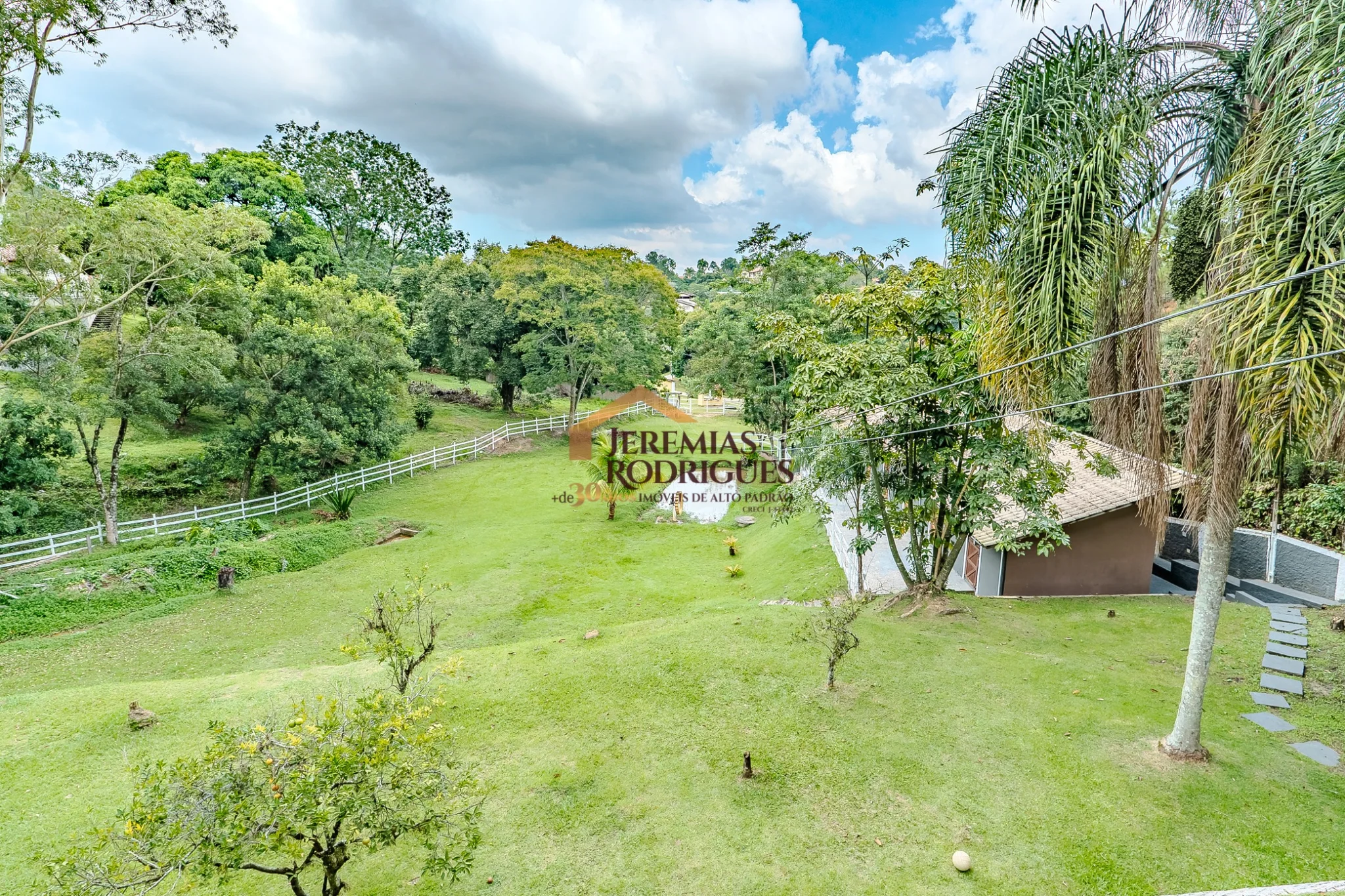 Haras à venda no Condomínio Lagoinha em Jacareí/SP.