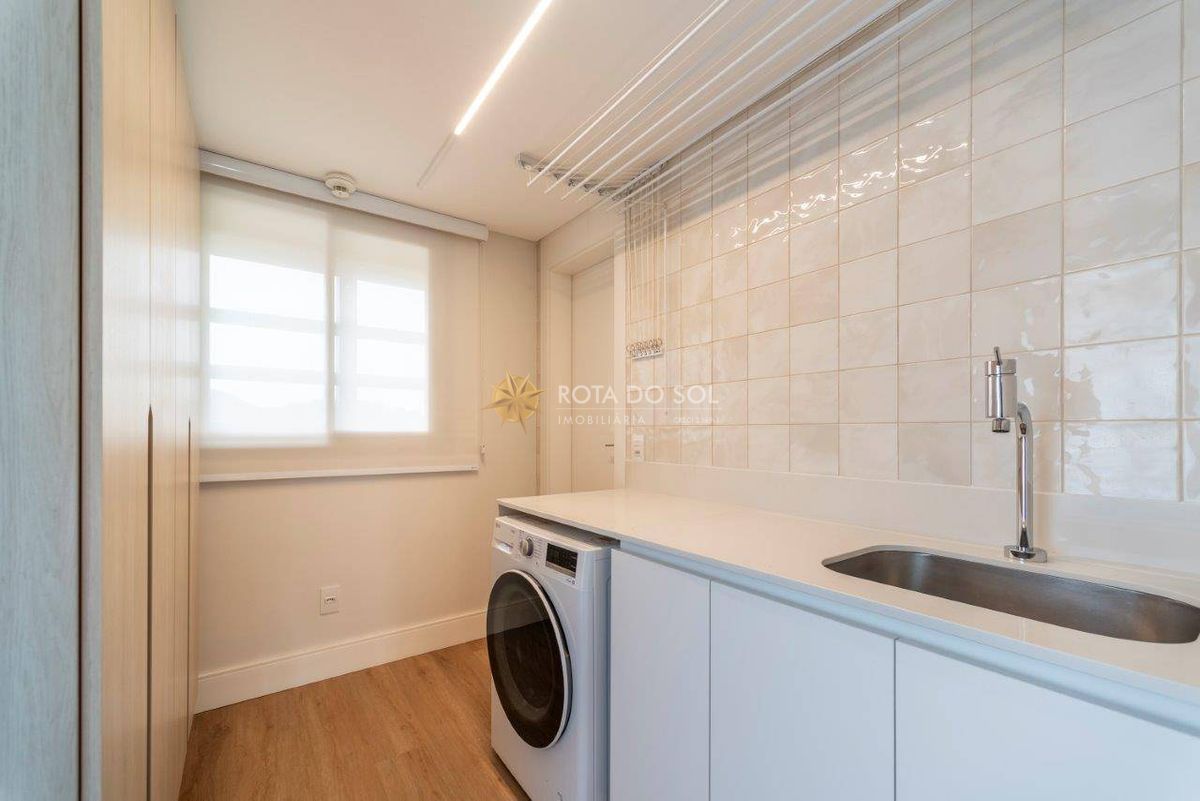 Yachthouse Apartamento Alto Padrão 4 Suítes no Centro de Balneário Camboriú SC