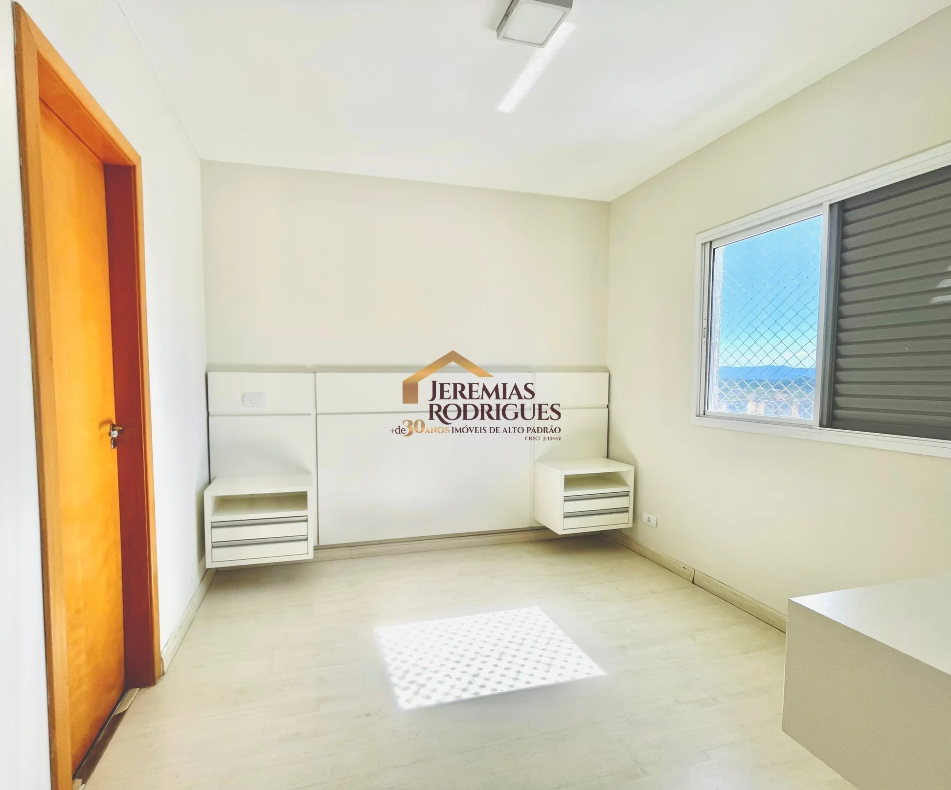 Apartamento para locação no Condomínio Varandas da Mantiqueira em Taubaté/SP.