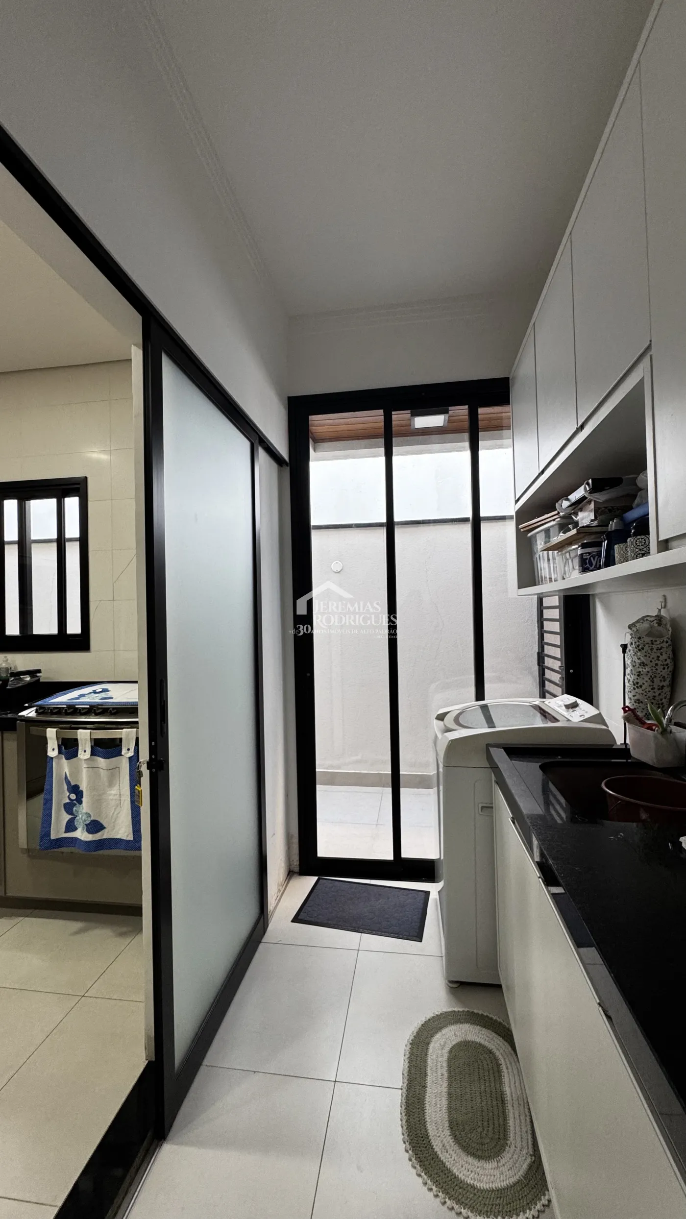 Casa à venda com3 suítes no Condomínio Reserva dos Lagos em Pindamonhangaba/SP.