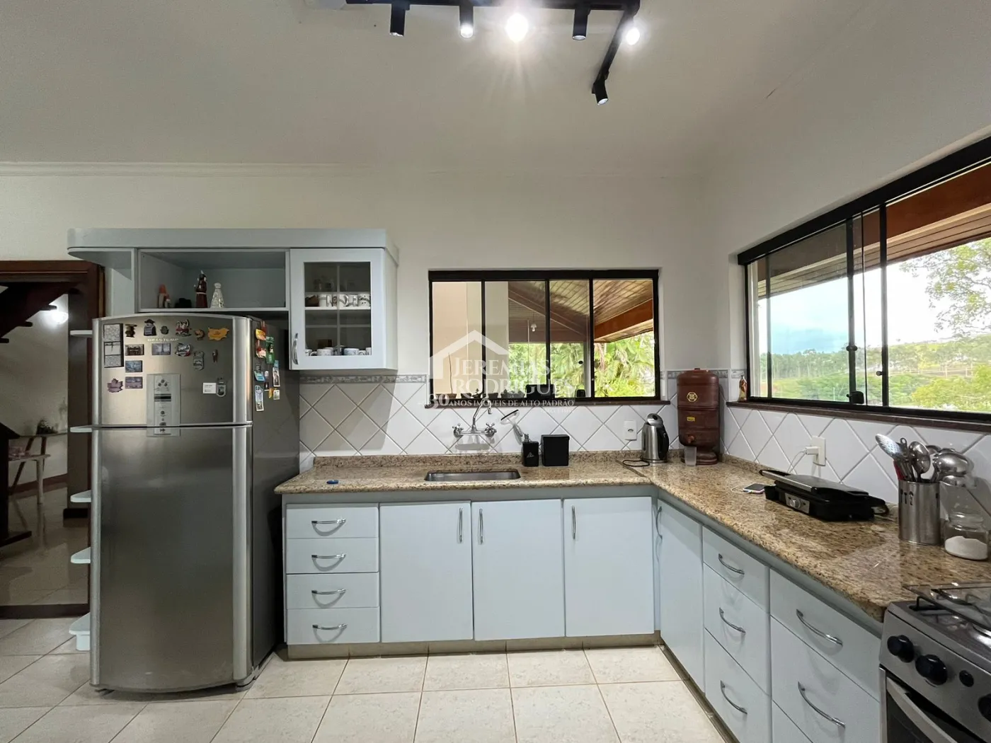 Casa com 4 dormitórios, 421 m² - Condomínio Chácaras Cataguá - Taubaté/SP.