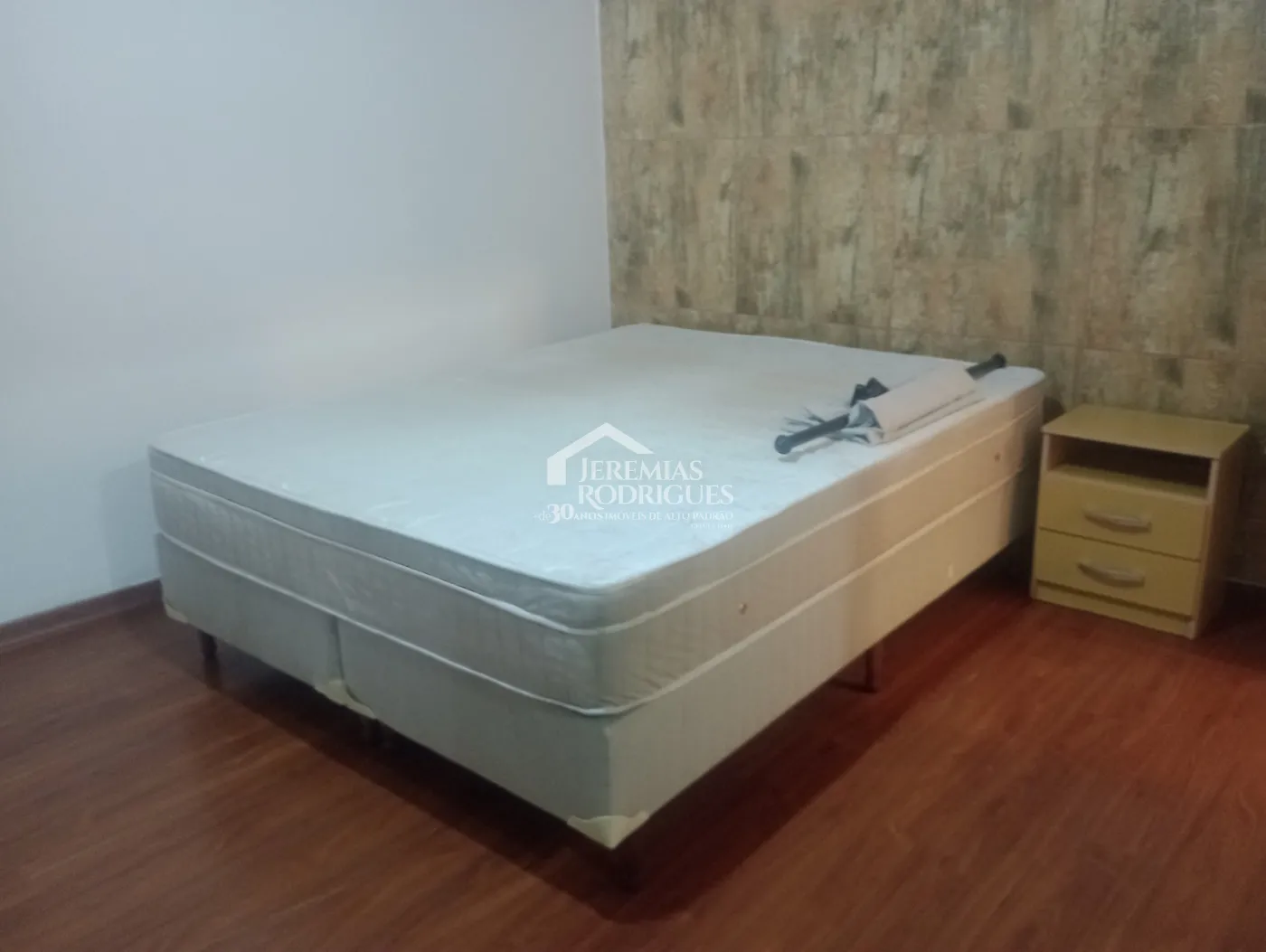 Chácara para locação com 2 dormitórios no Condomínio Recanto do Sol em Pindamonhangaba/SP.