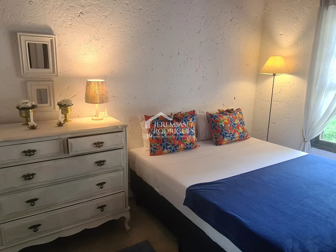 Chácara à venda com 400 m² no bairro Santa Cruz em Santo Antônio do Pinhal/SP.