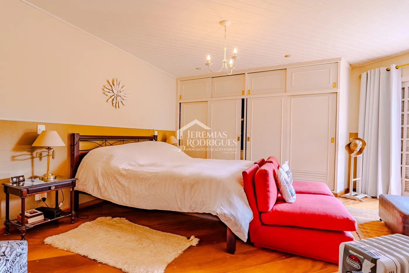 Casa com 6 suítes, 700 m² - Condomínio Vila Simonsen - Campos do Jordão/SP.