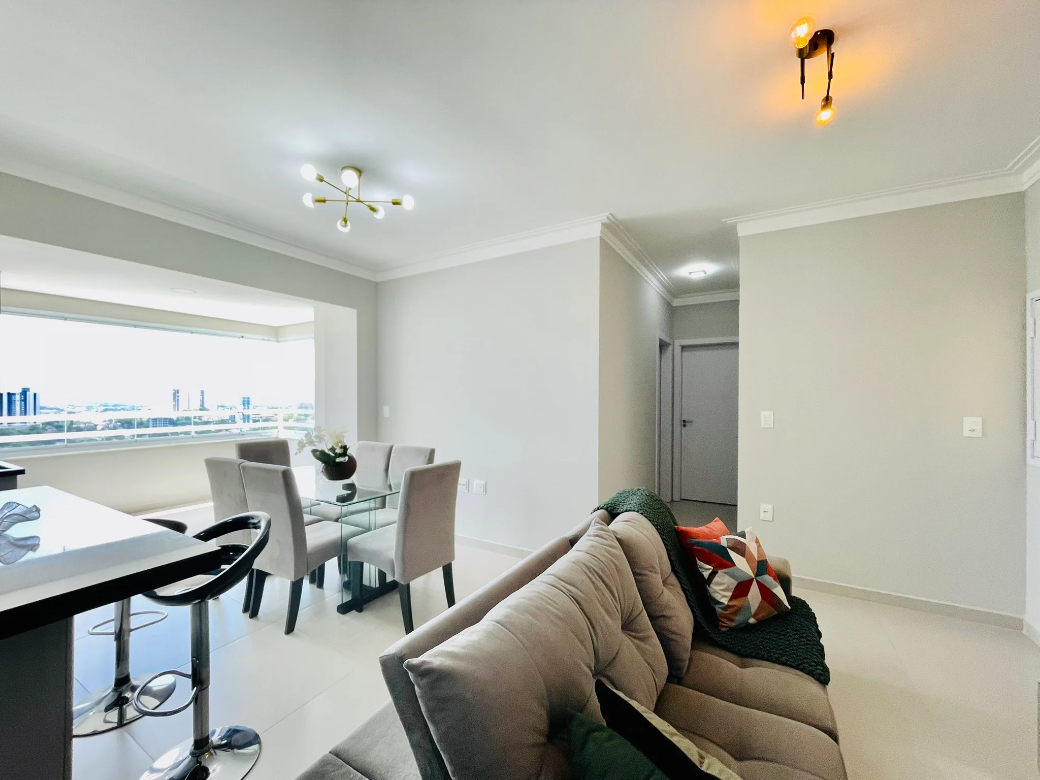 Apartamento para venda e locação, 101 m² no Condomínio Lume Residence em Taubaté/SP. 