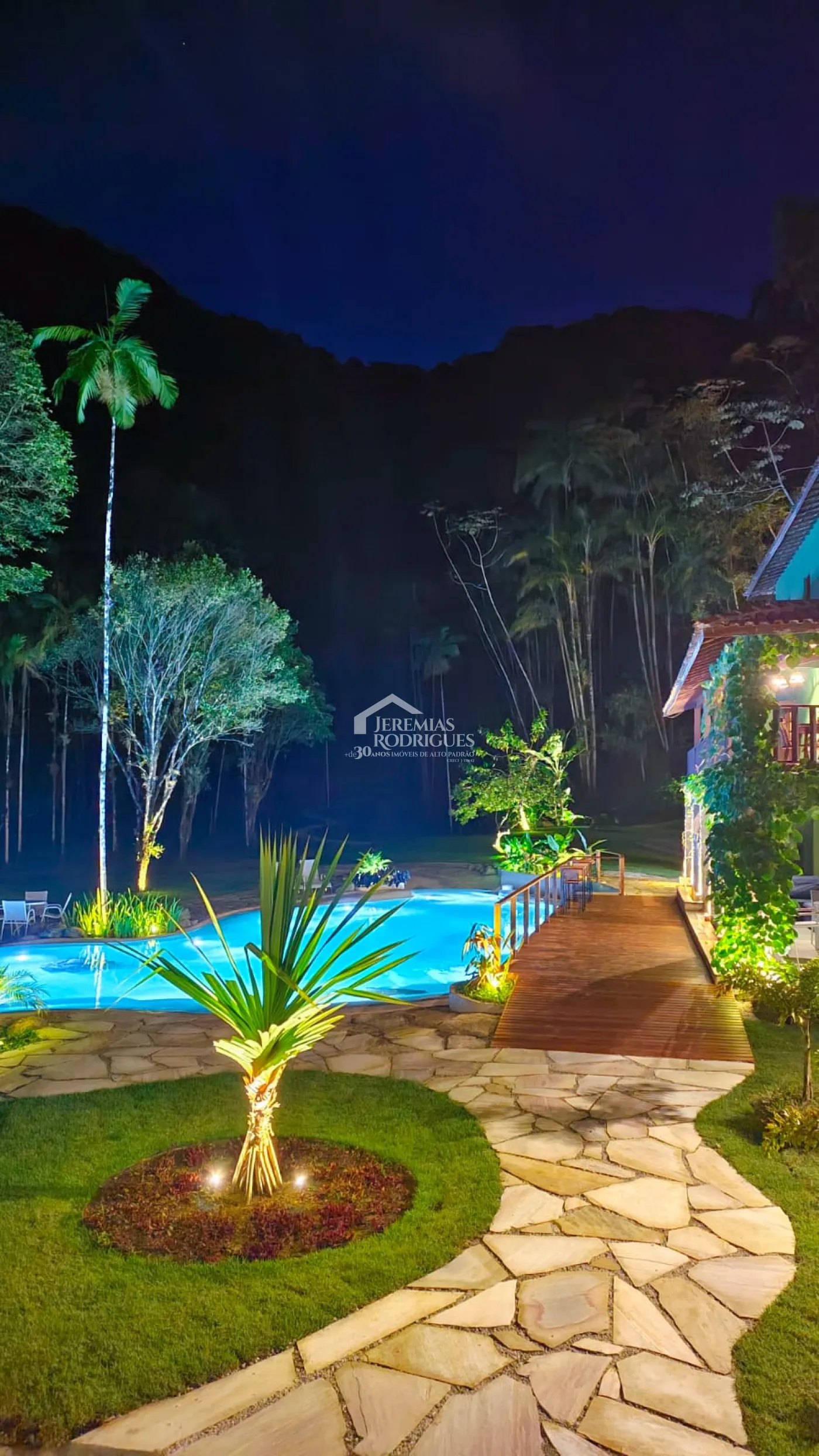 Casa com 3 dormitórios, 350 m² - Ubatumirim - Ubatuba/SP