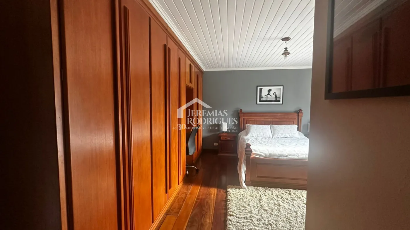 Casa para venda com 3 suítes no bairro Vila Ondina em Campos do Jordão/SP