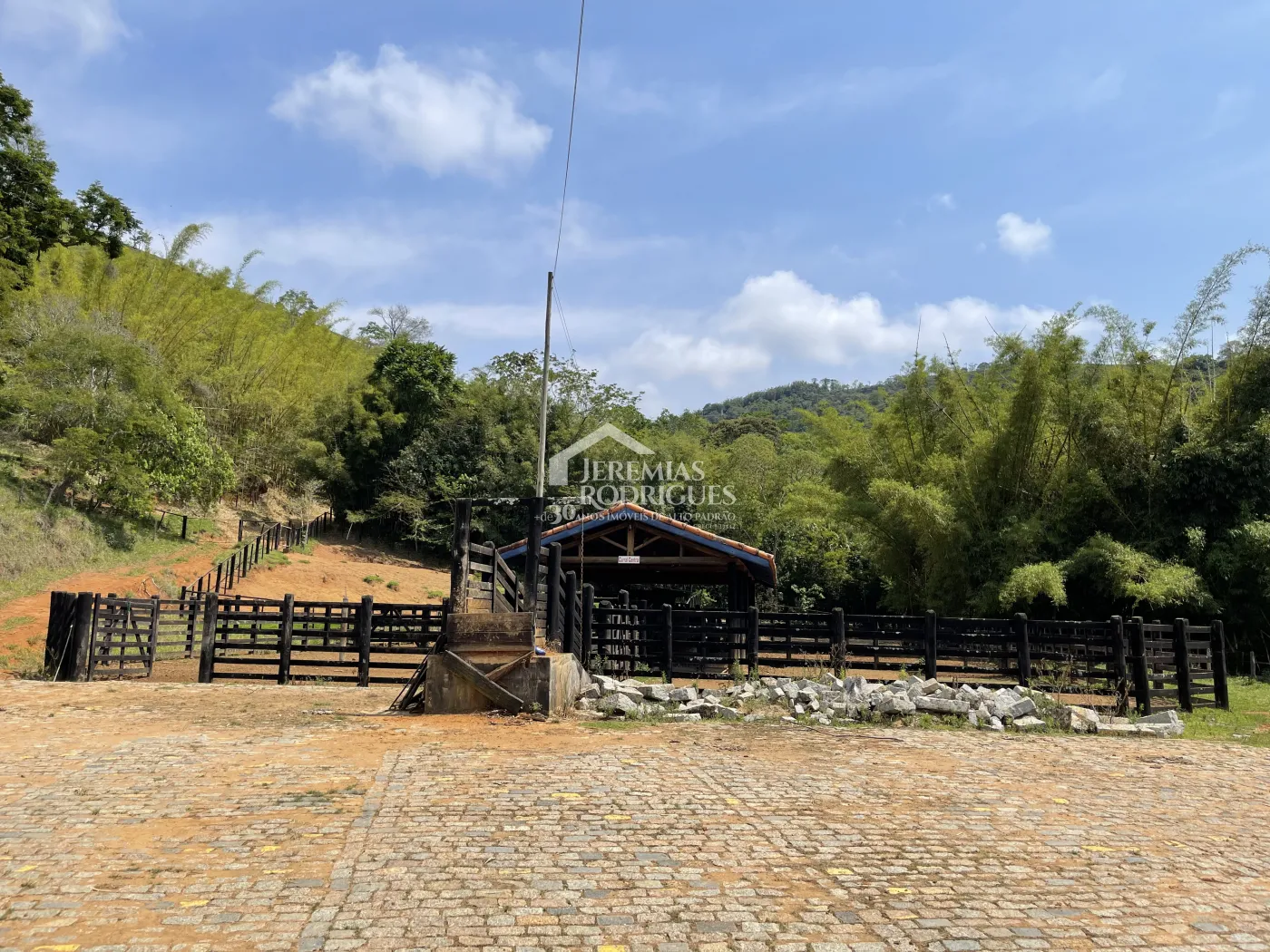 Fazenda com 12 dormitórios - Taubaté/SP