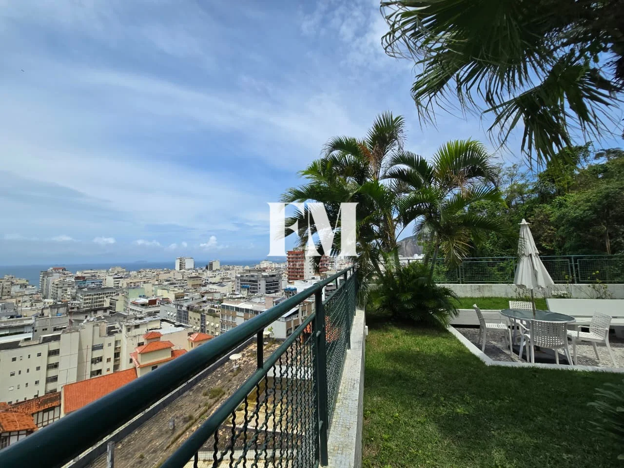 Exclusividade em Copacabana | Rua Marechal Mascarenhas de Morais | Modernizado | Original 3 Quartos | 100m² com Vaga e Lazer Completo