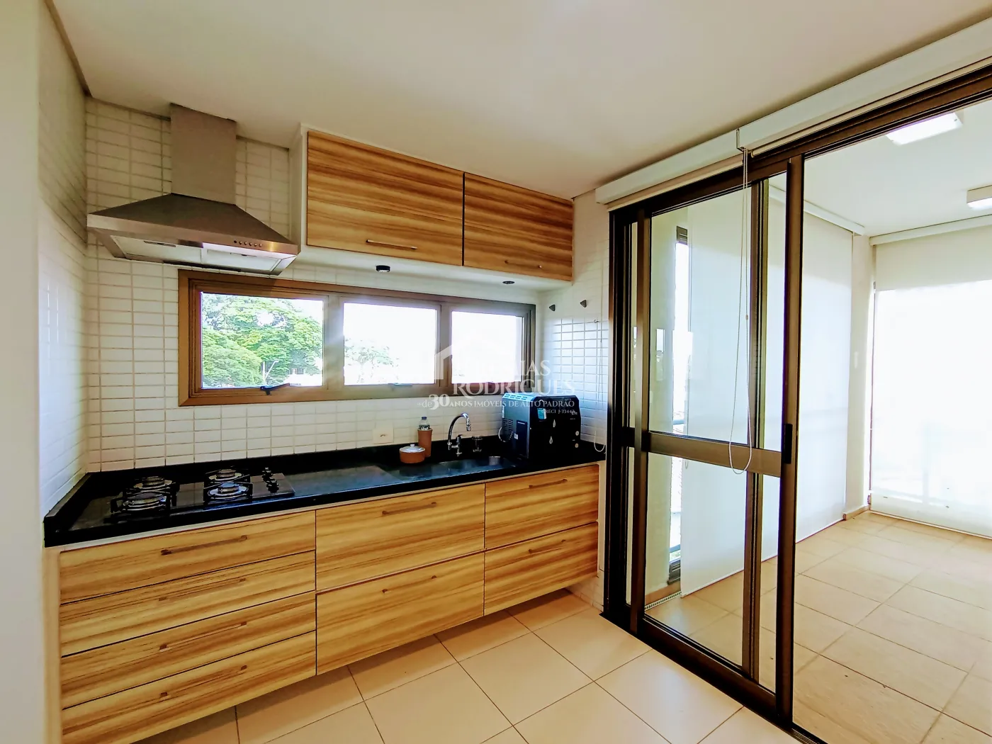 Apartamento duplex à venda com 3 dormitórios no Edifício Residencial Jabuticabeiras em Taubaté/SP