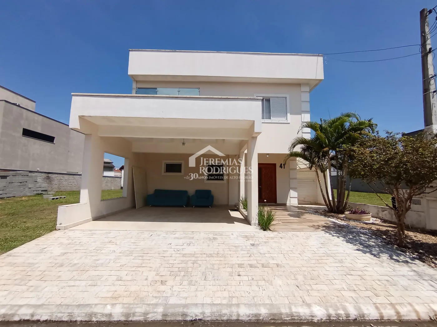Casa assobradada com 3 suítes - Condomínio Jardim Oásis - Taubaté/SP.