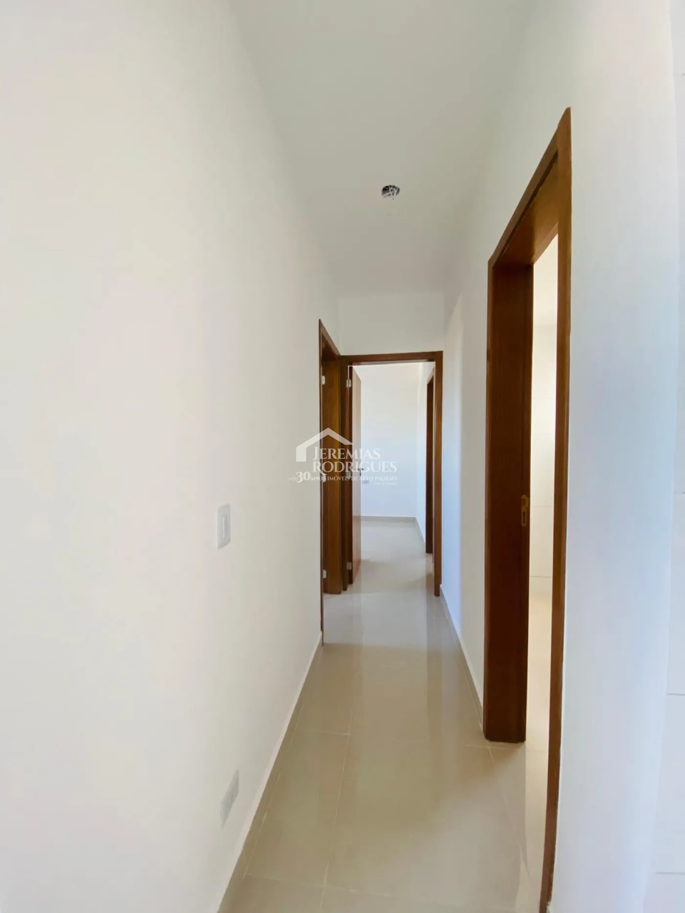 Apartamento à venda com 3 dormitórios, 122 m² no Condomínio Palmeira Real Village em Pindamonhangaba/SP.