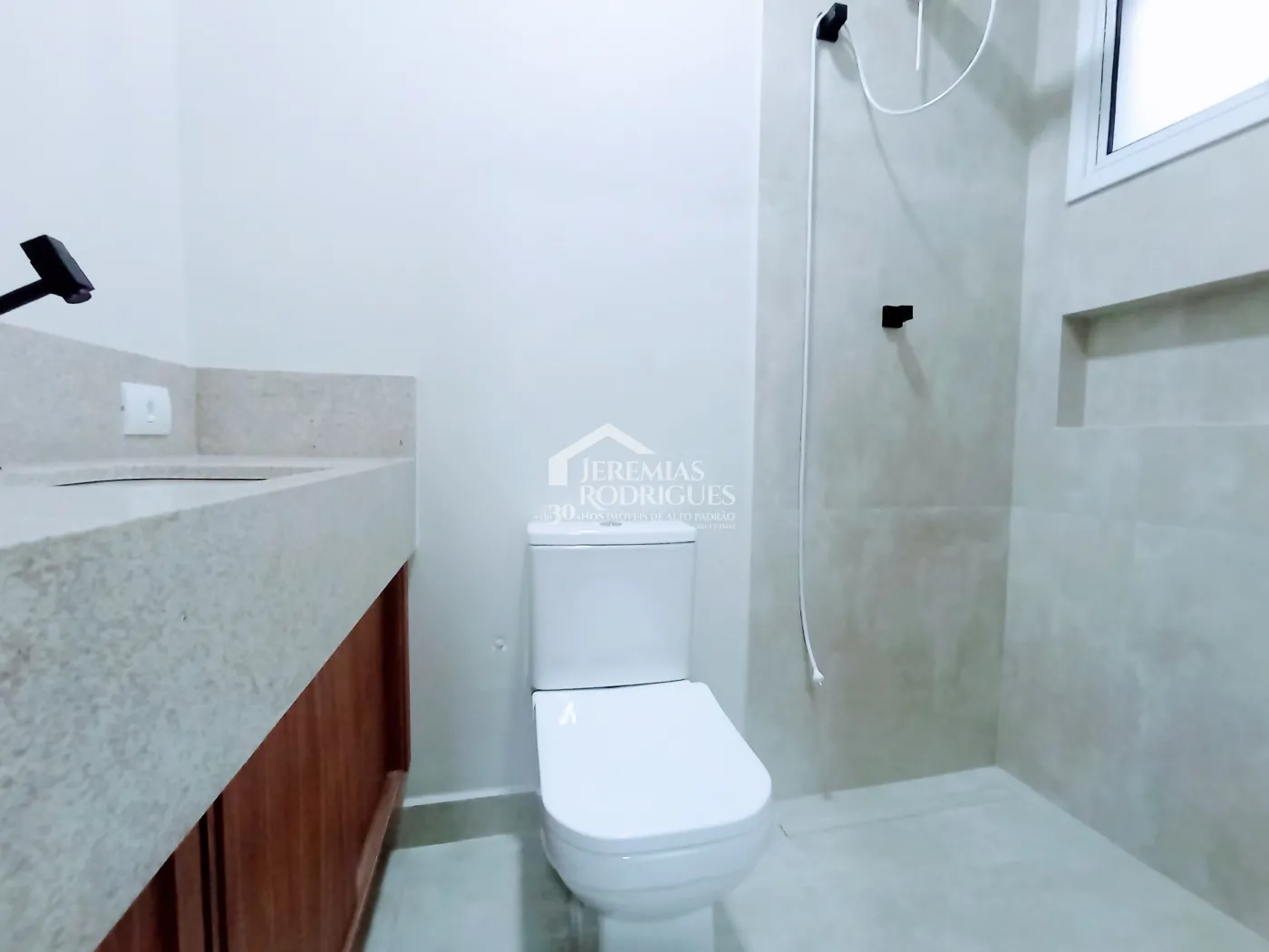 Casa à venda com 3 suítes no Condomínio Residencial Tecoara em Taubaté/SP